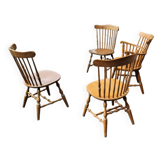 Set of 4 Windsor type chairs designed by Ethan Allen