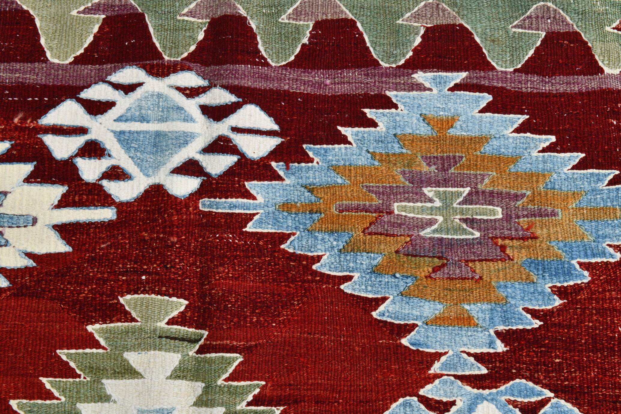 5x8 Geometric Wine Red Blue Vintage Rug, 144x241Cm