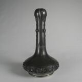 Art Nouveau vase in pewter signed Pechez, early 20th century.