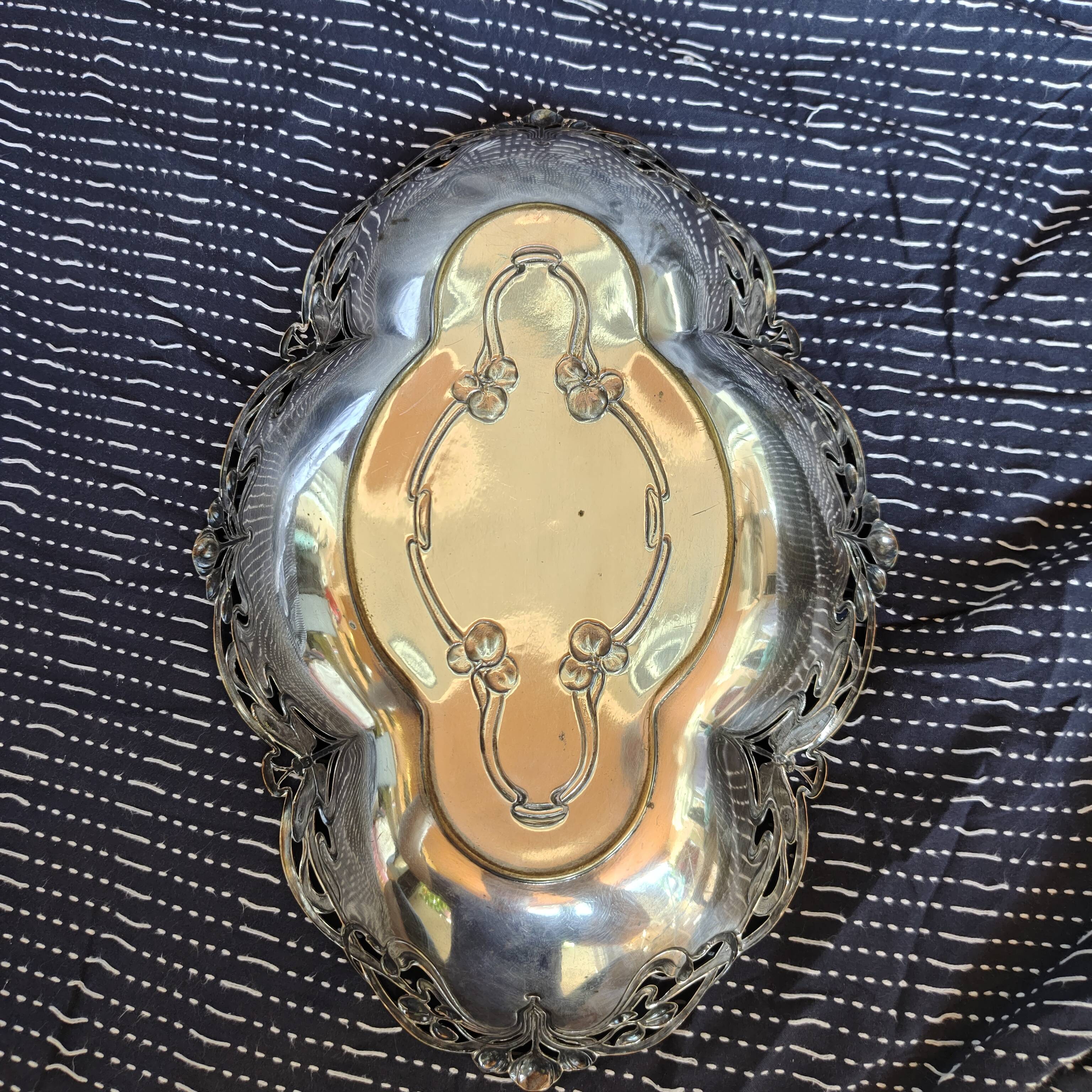 Plat style Art Nouveau / Jugendstil, vers 1900-1910