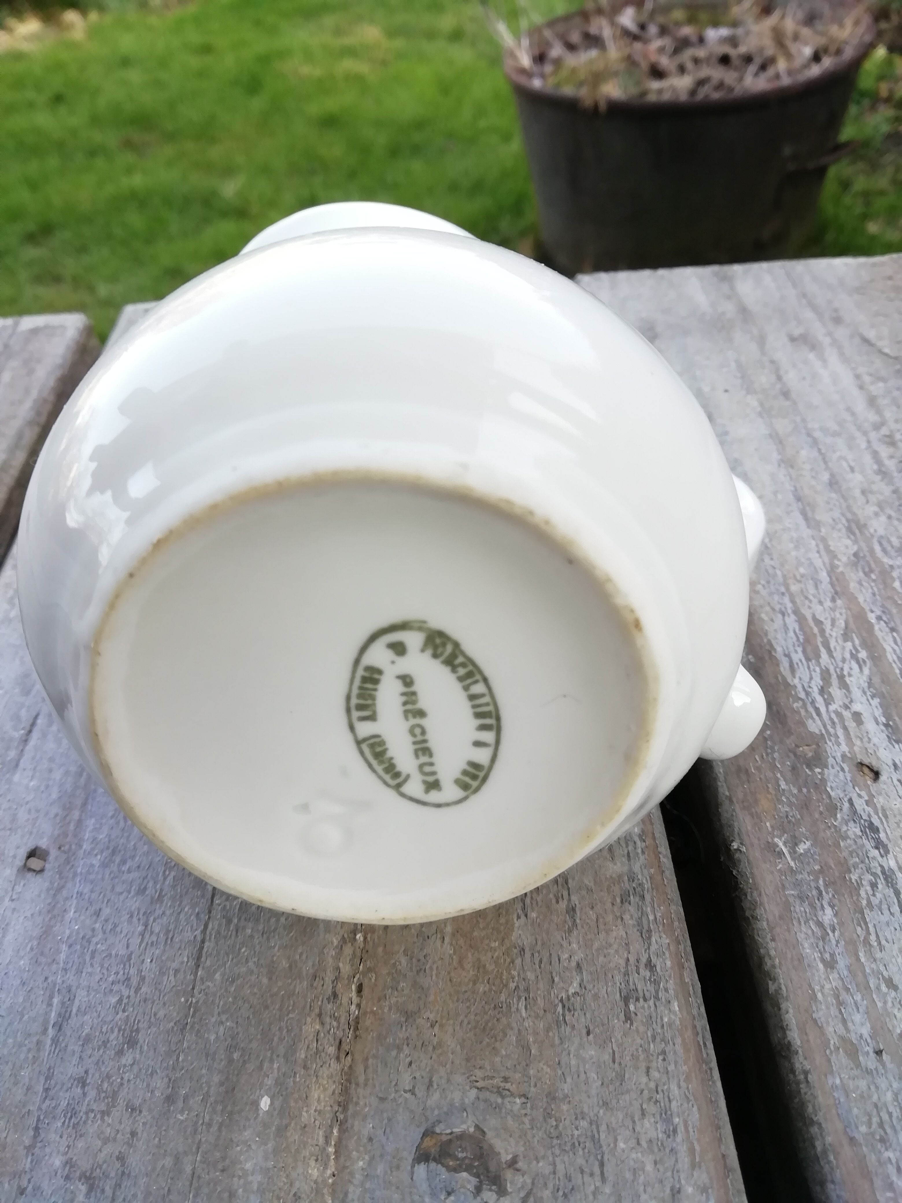 Trio of milk pot in white porcelain