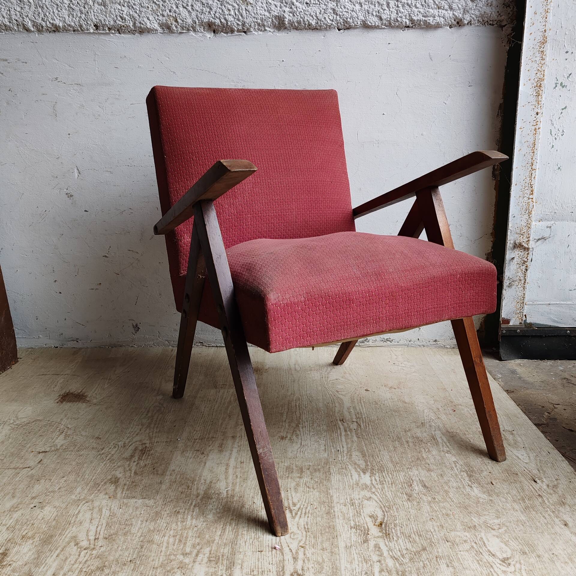 Henryk Lis 300-190 Mid Century Modern Polish lounge chair