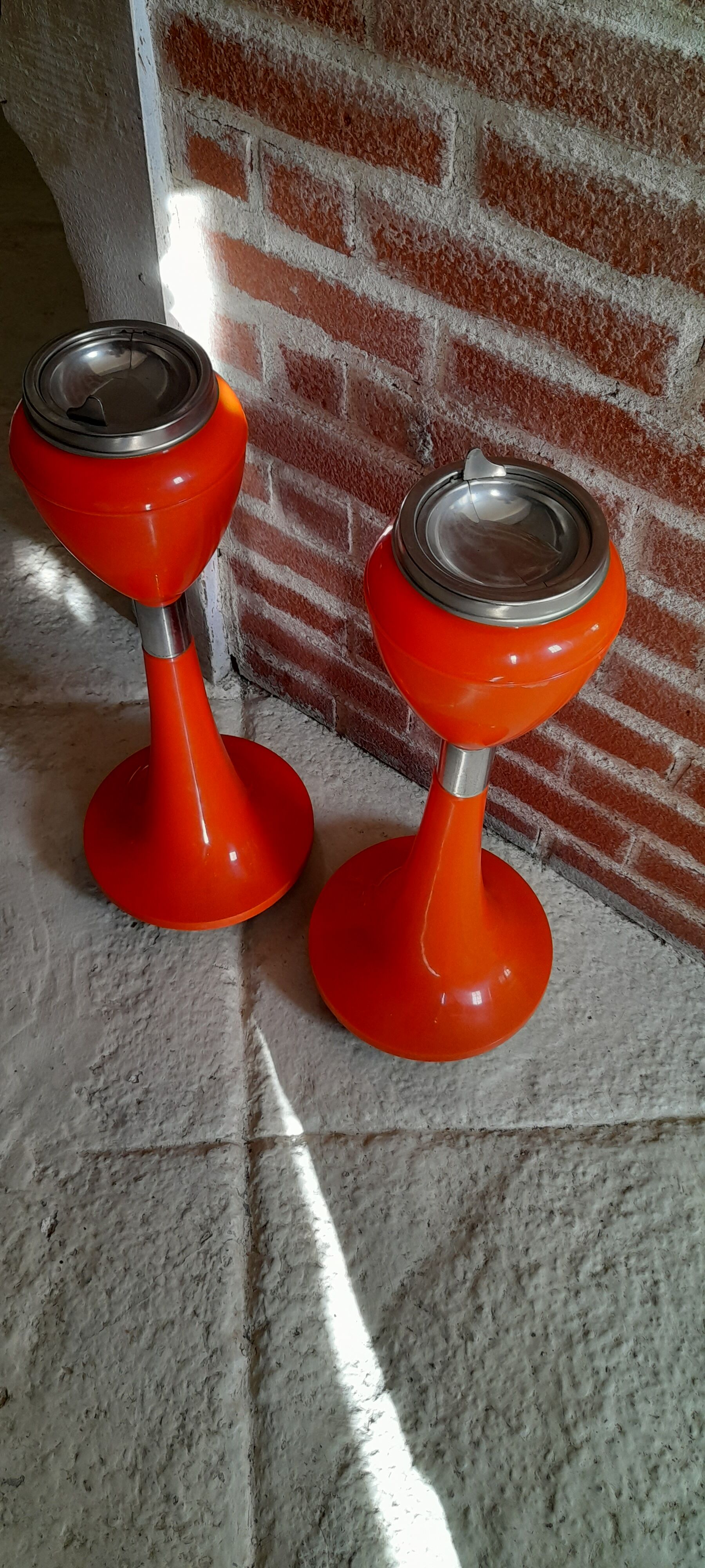 2 ashtrays 70' tulip vintage orange 50 cm