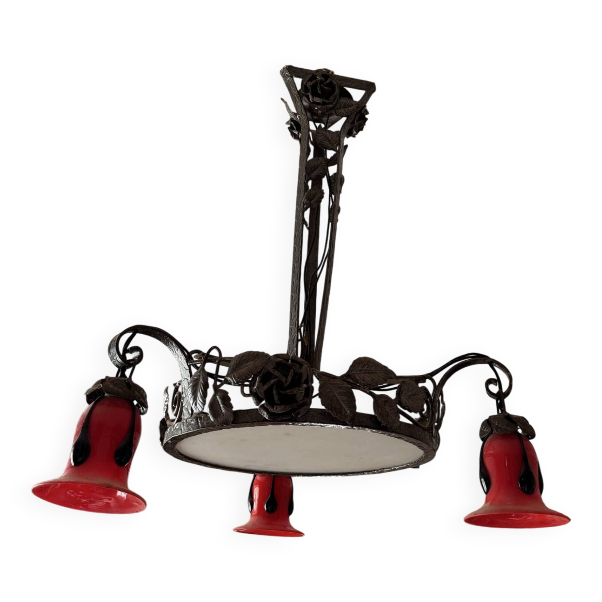Superbe lustre Art nouveau en fer forgé à décor de roses – Début XXᵉ s