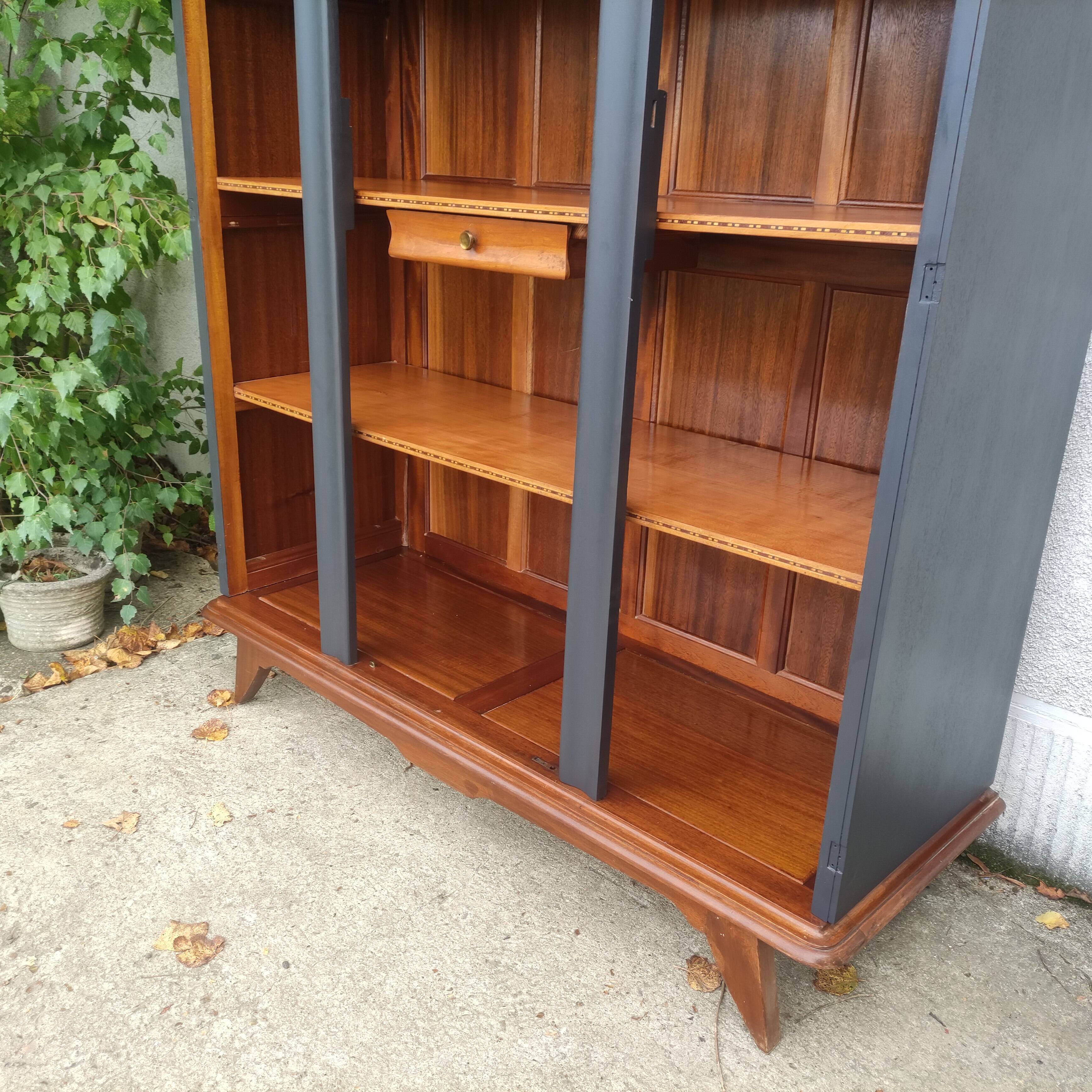 Library grade, shelf