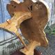 Table basse brutaliste en orme massif de fabrication artisanale