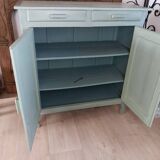 Green Parisian buffet