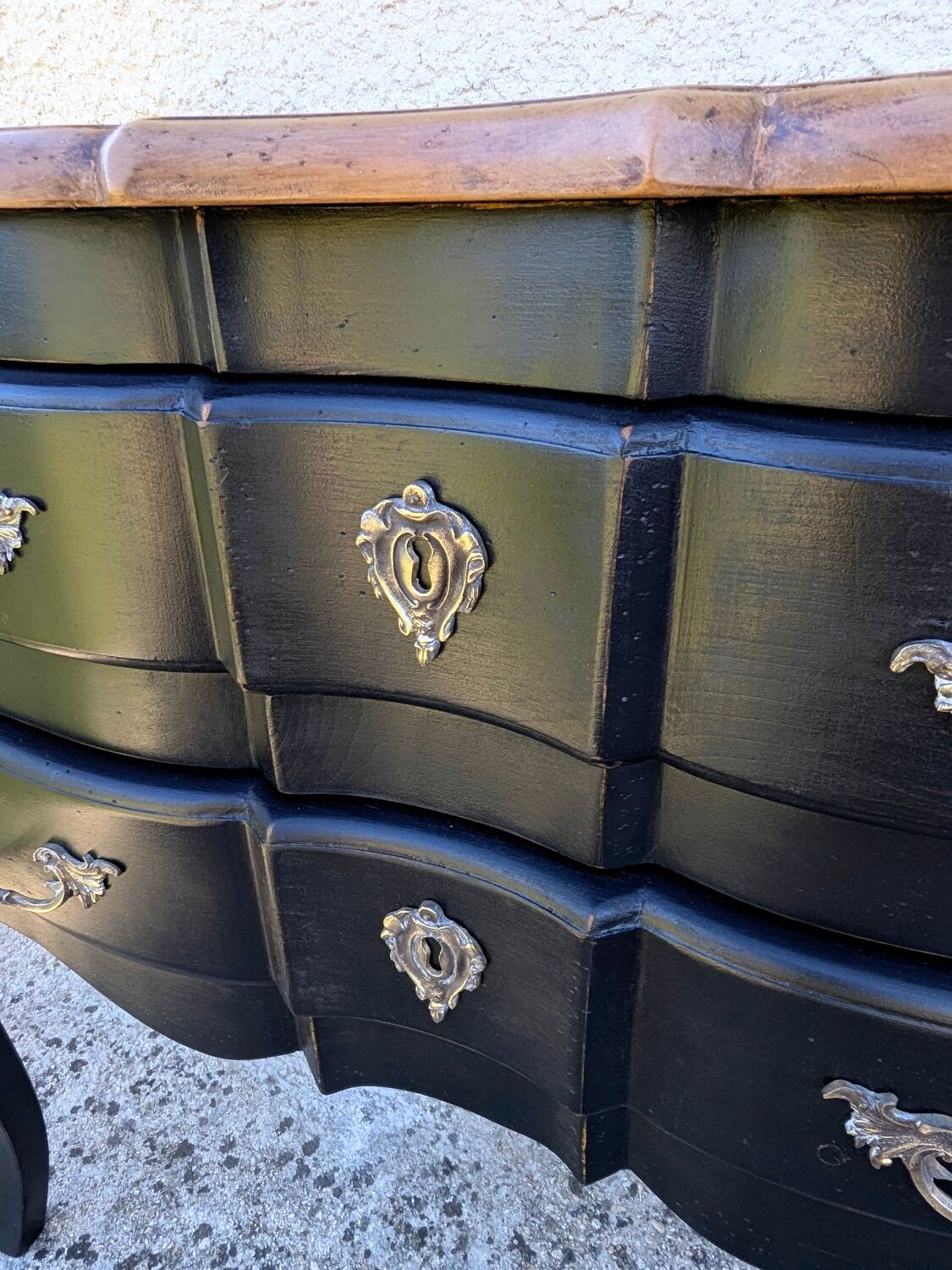 Louis XV Shabby Patina Jumping Commode