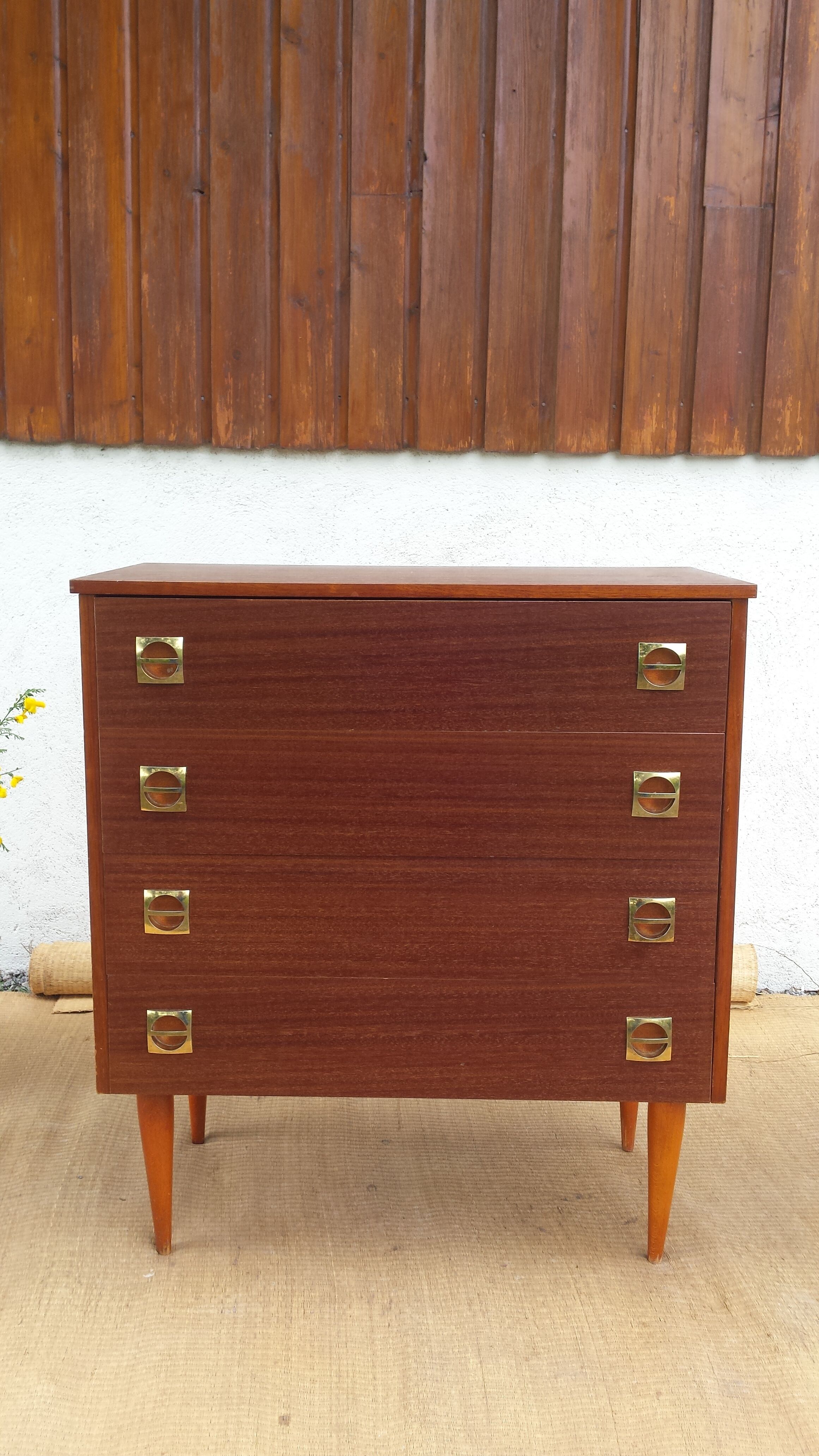 Commode vintage années 70, pieds fuseaux