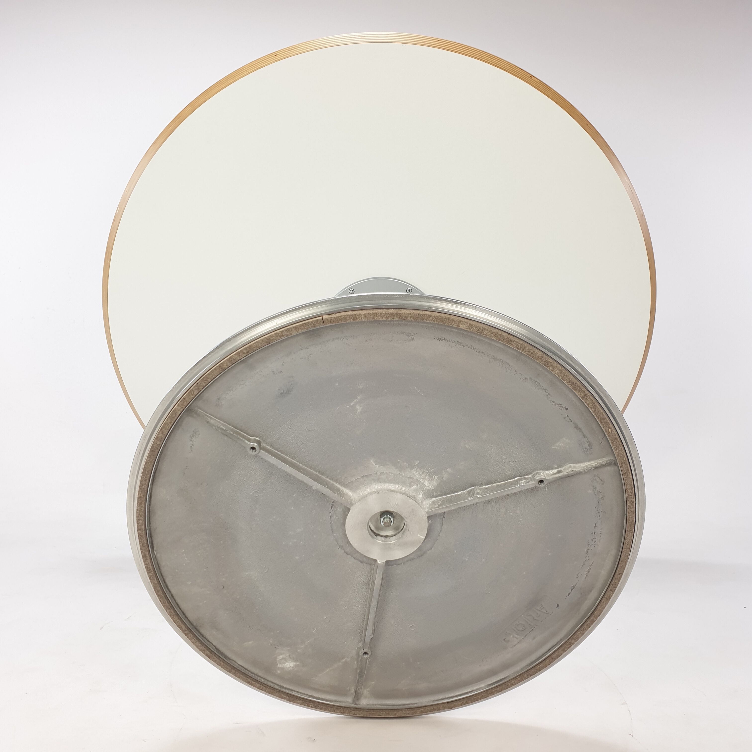 Round dining table by Pierre Paulin for Artifort, 1980