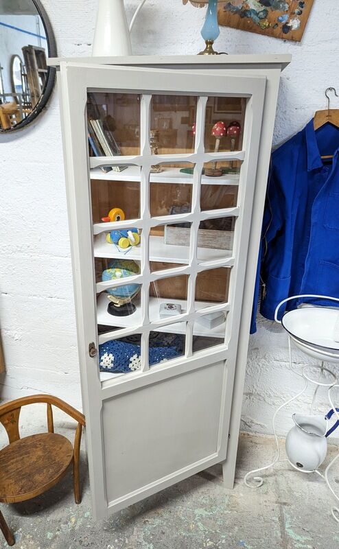 Parisian showcase cabinet