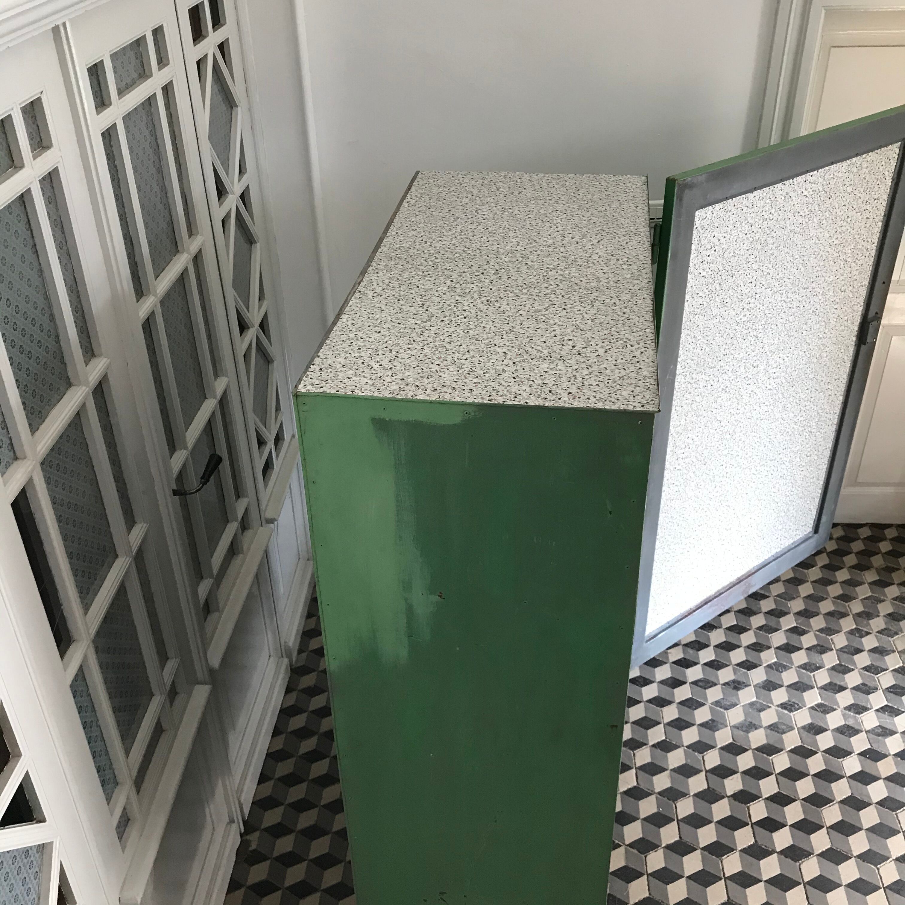 Metal cabinet