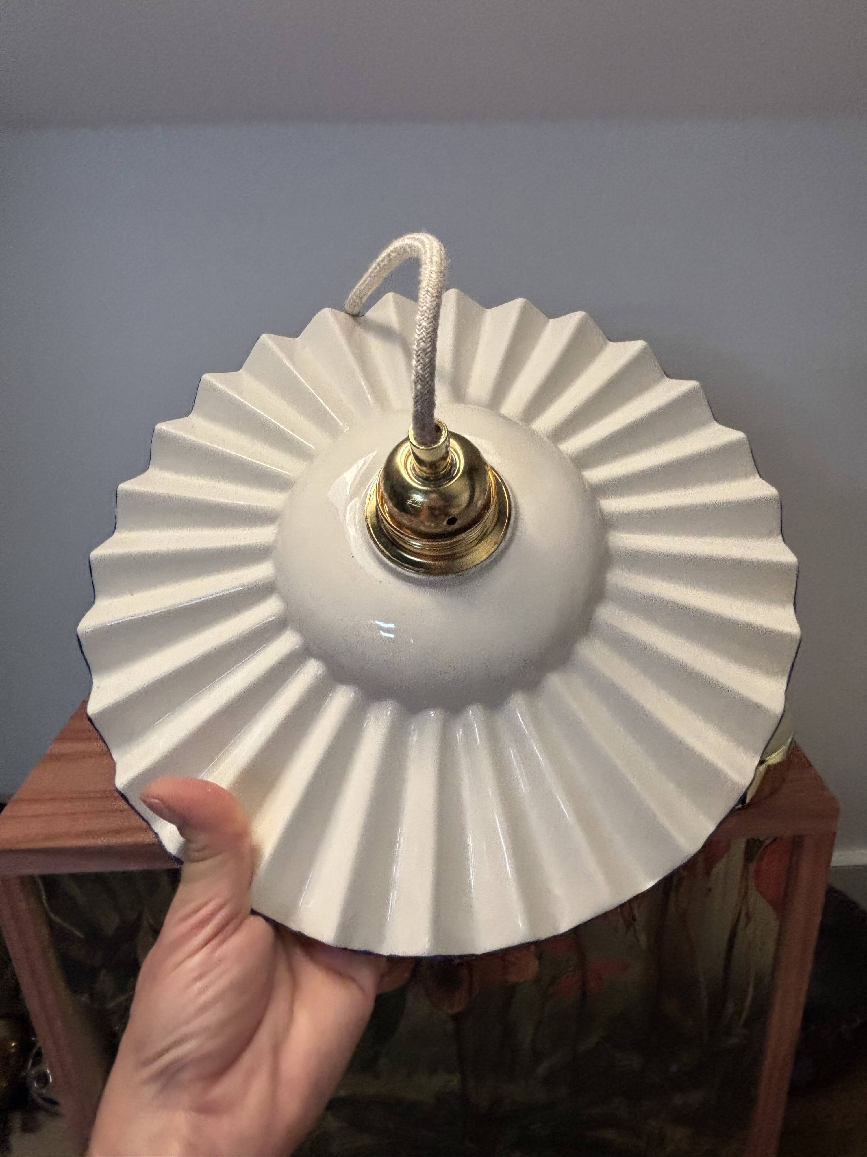 Vintage serrated pendant light
