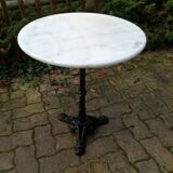 Bistro 1900 roundtable