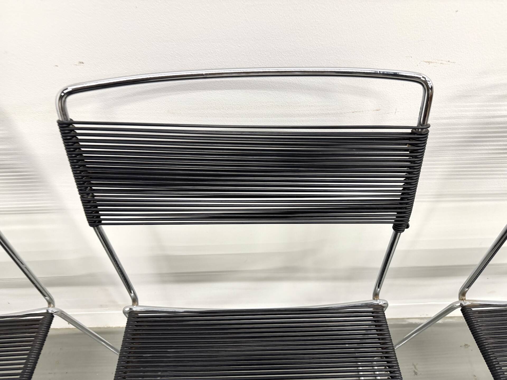 Set of 6 "Spaghetti" Chairs Italian Design 80s – Black & Chrome