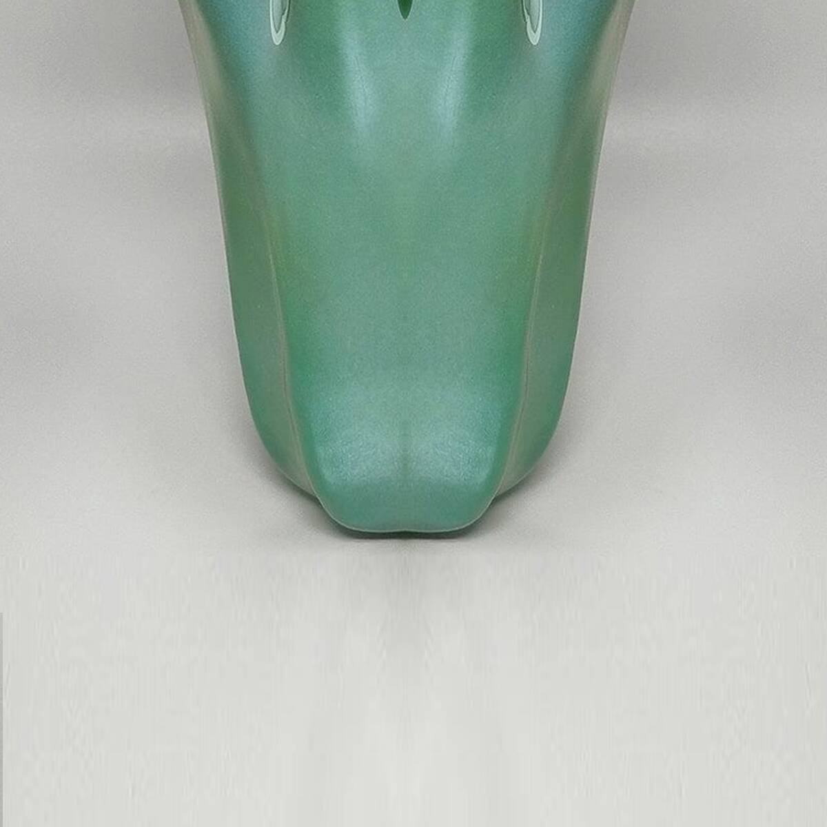 1970s Exquisite "Fazzoletto" Murano Glass Vase by Dogi. Made in Italy
