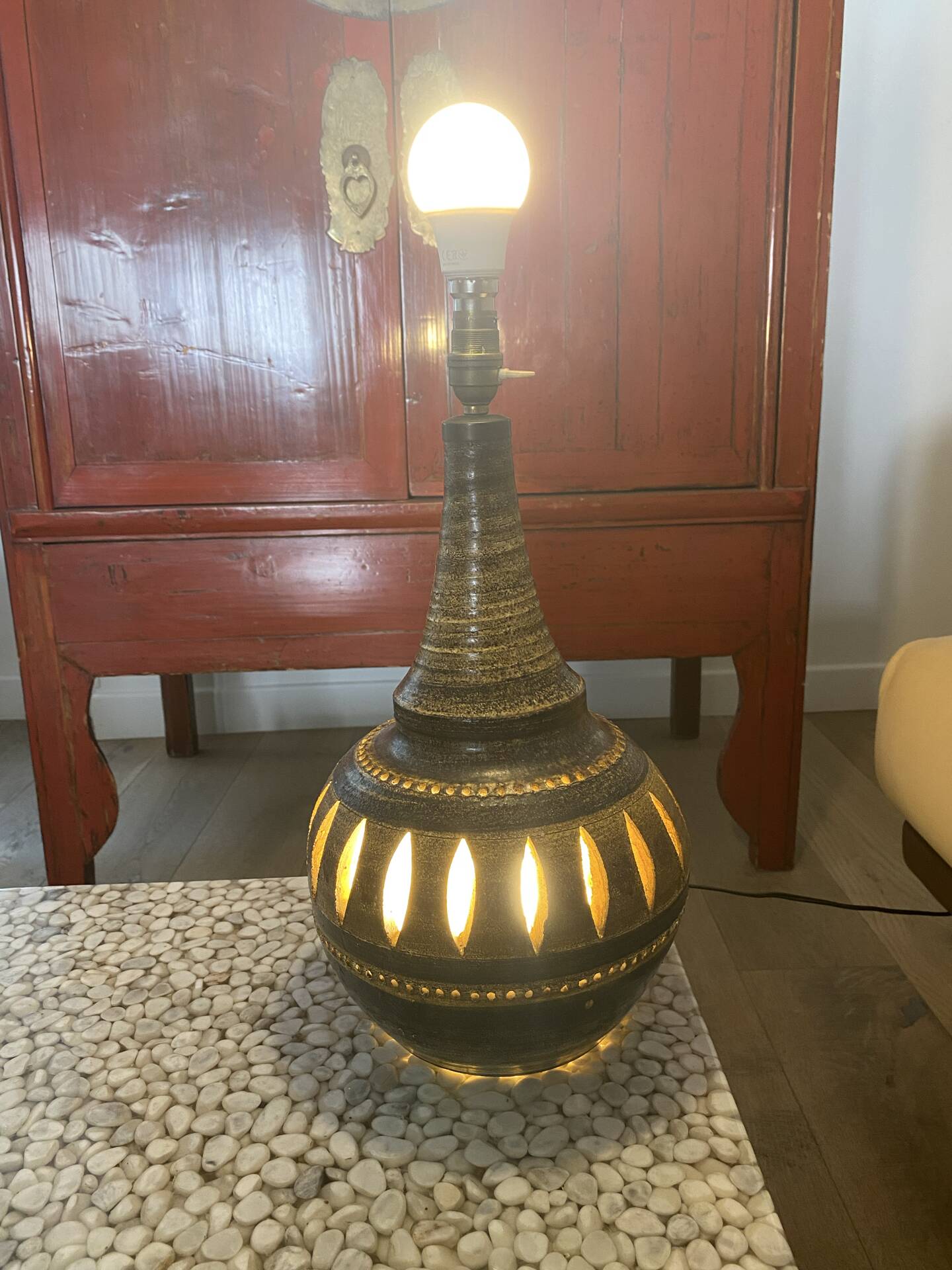 Lampe Georges Pelletier en céramique émaillée ajourée