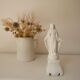Statue de la Vierge Marie en porcelaine blanche