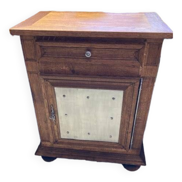 Renovated 1-door jam cabinet
