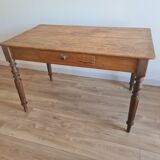 Farm table