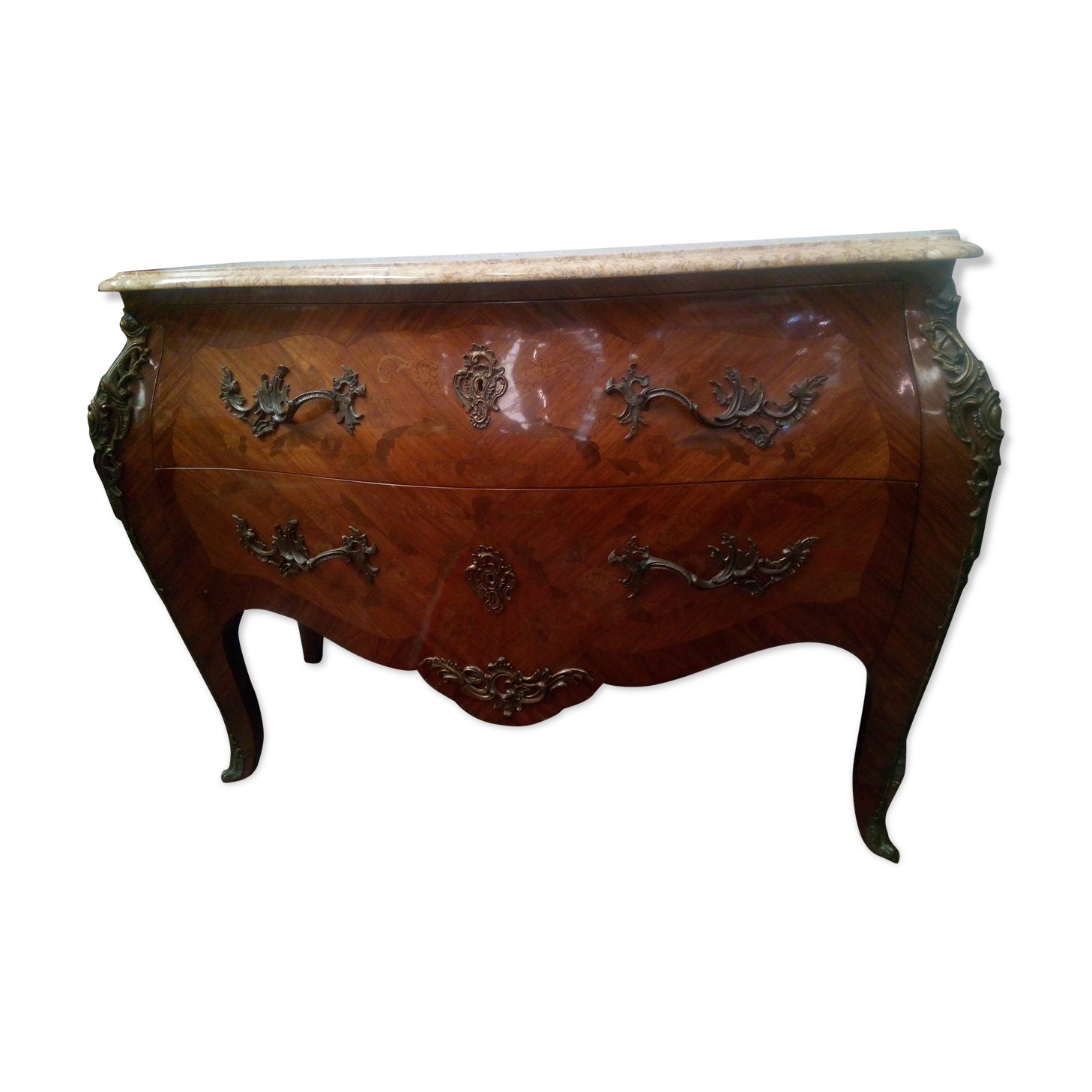 Commode galbée dessus marbre de style Louis XV