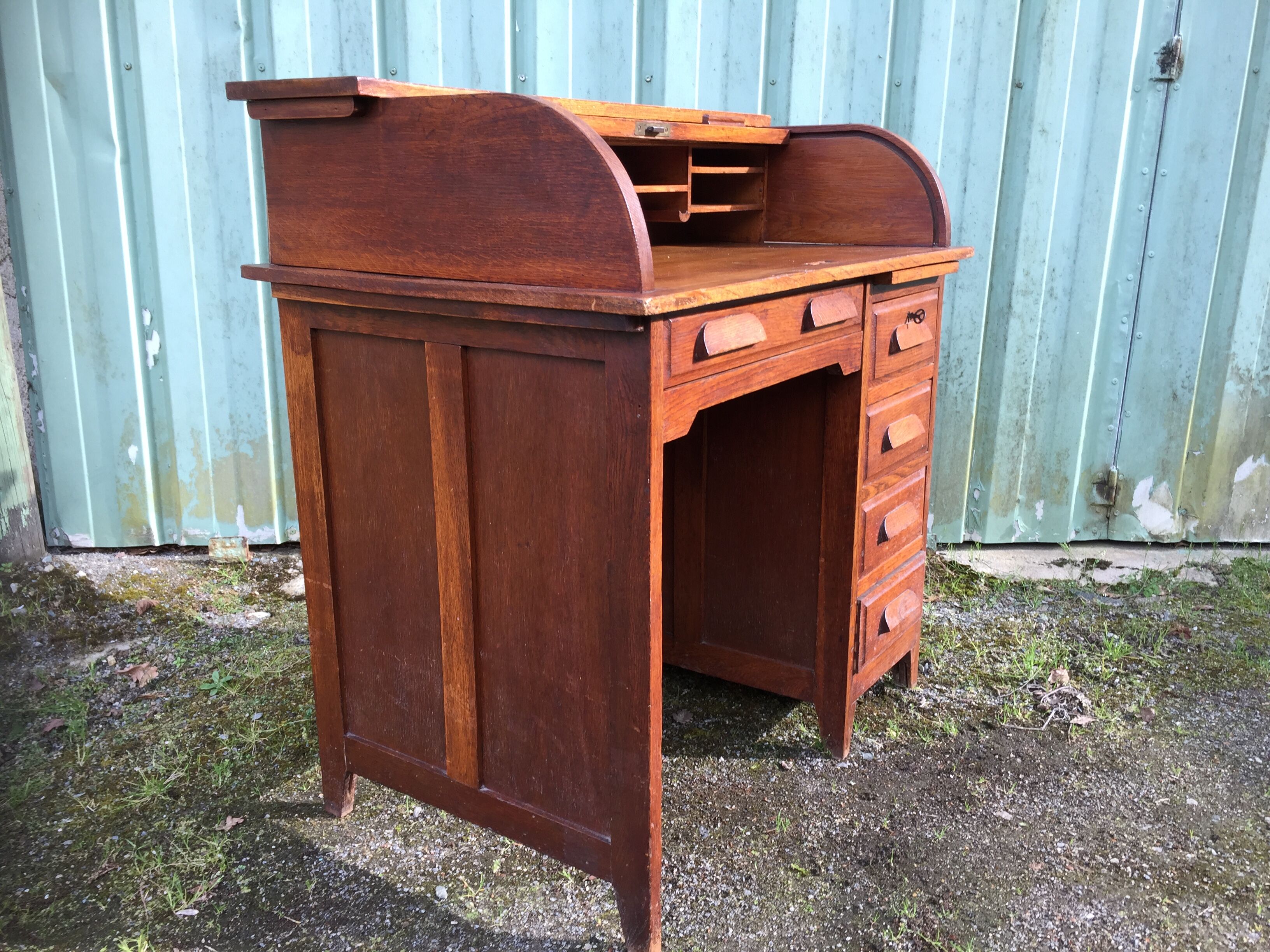 Vintage office called American office with oak curtain