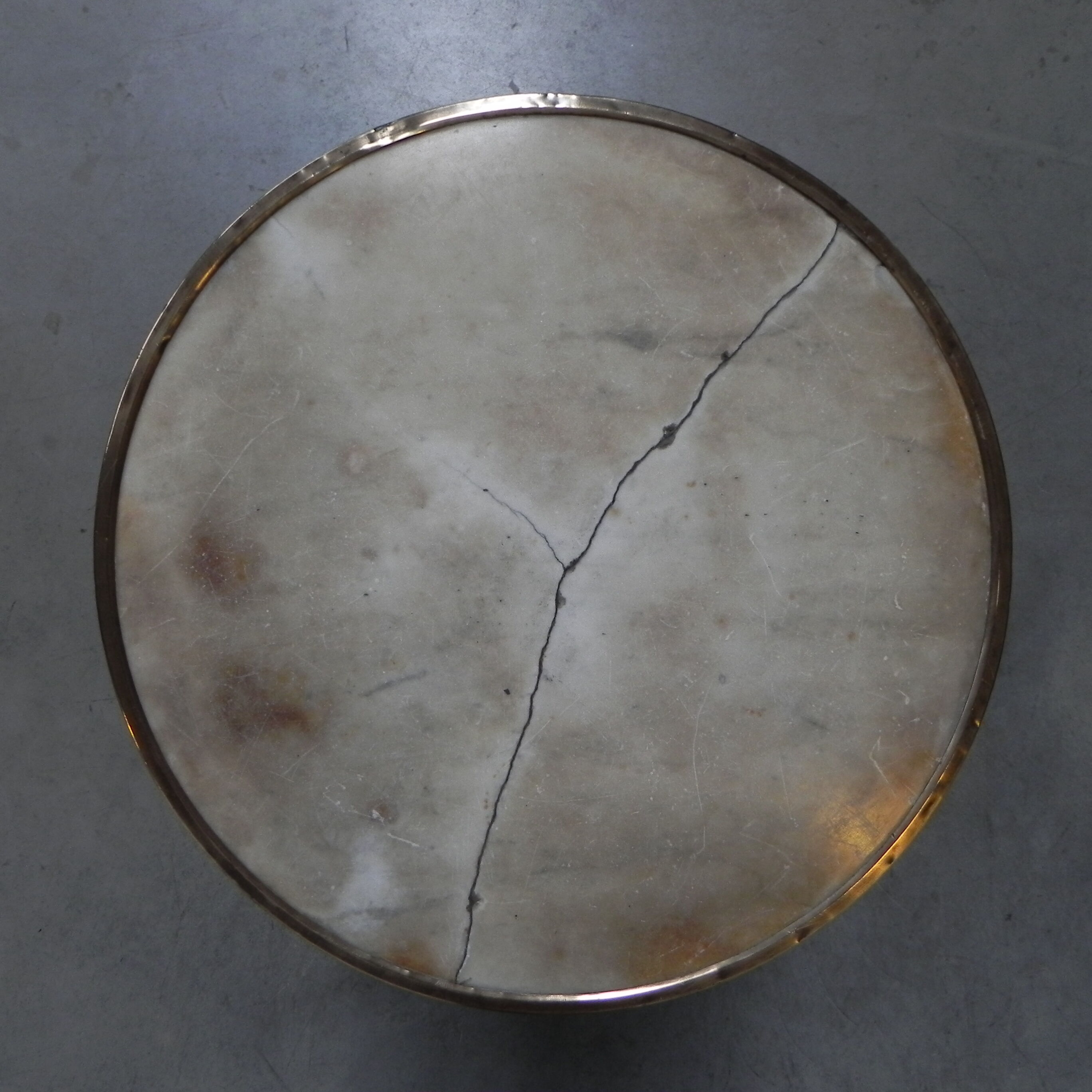 Bistro table with cast iron leg