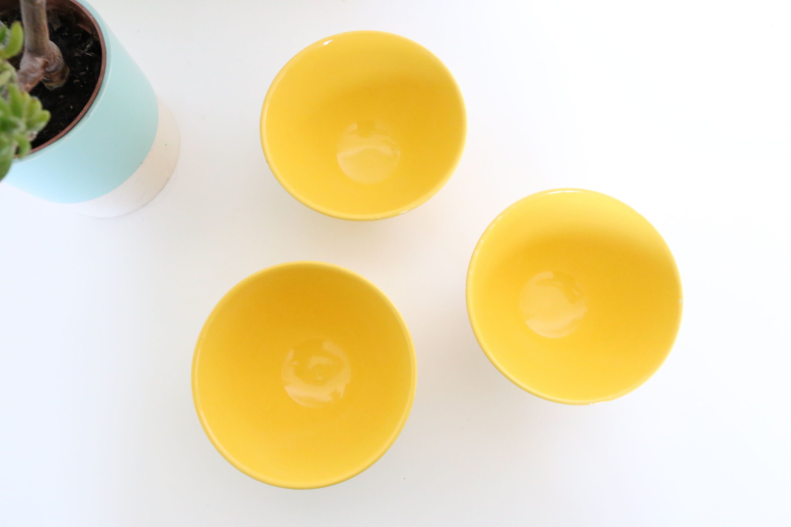 6 yellow bowls Moulin des Loups
