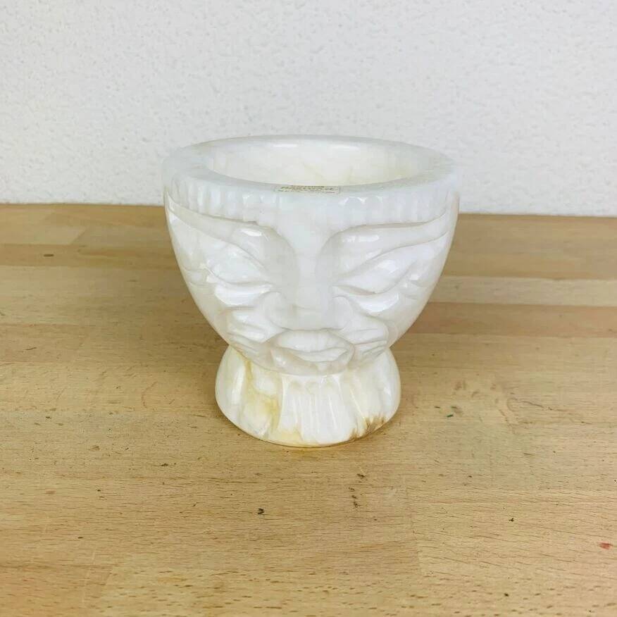 Anthropomorphic ashtray in alabaster, vintage