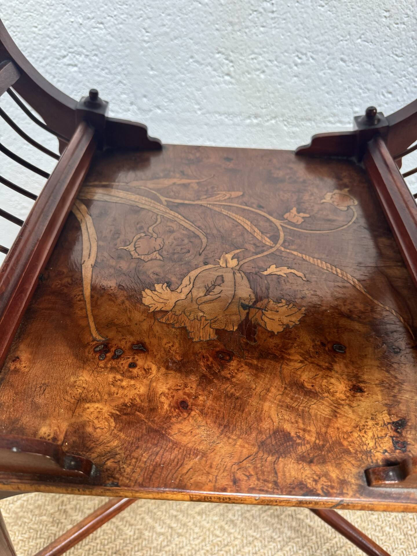 Table d’appoint / Lecture Style Esthétique Victorien, marqueterie 1880