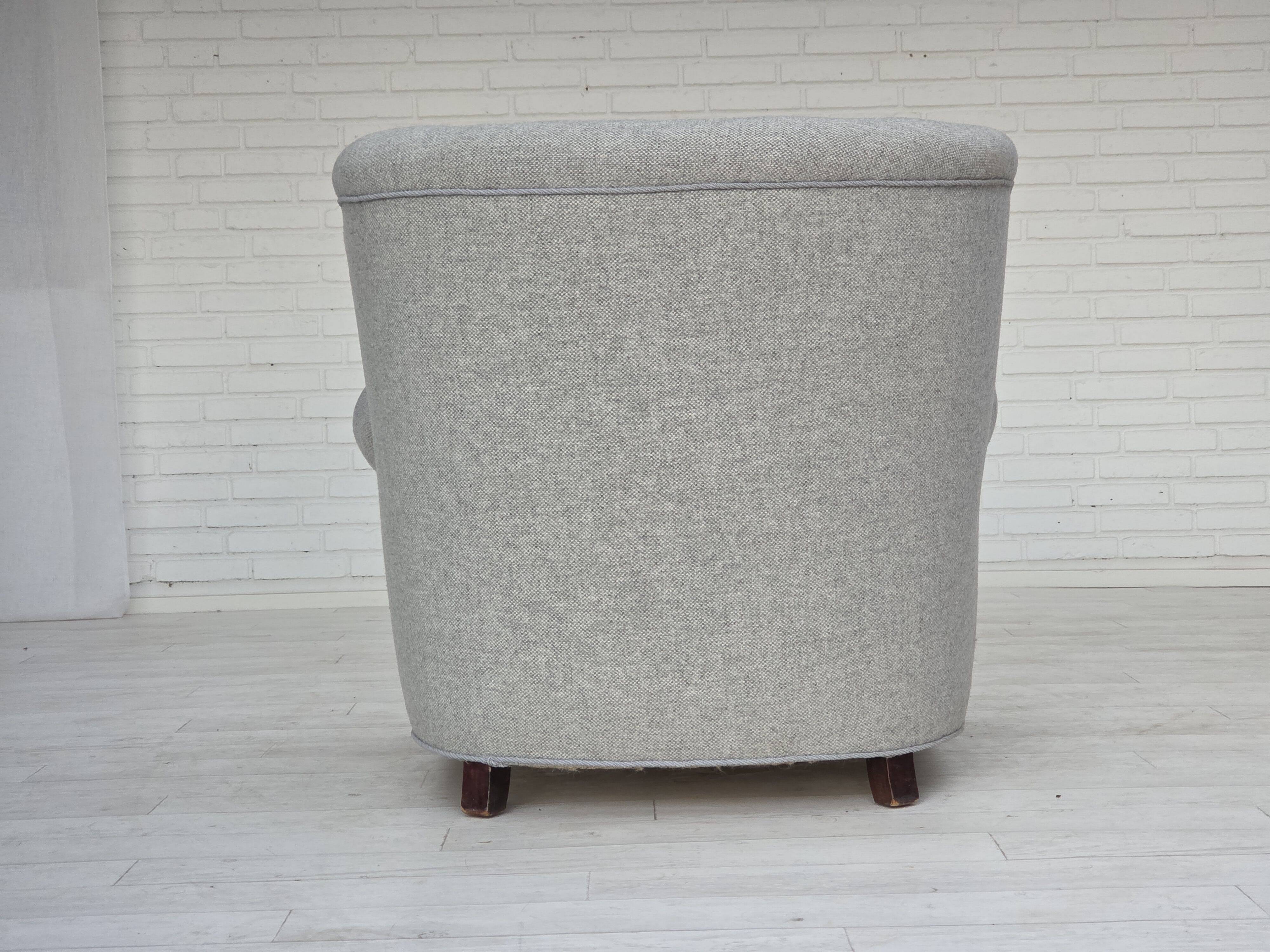 1950s, Danish relax chair by Fritz Hansen, model 1518, grey furniture wool.
