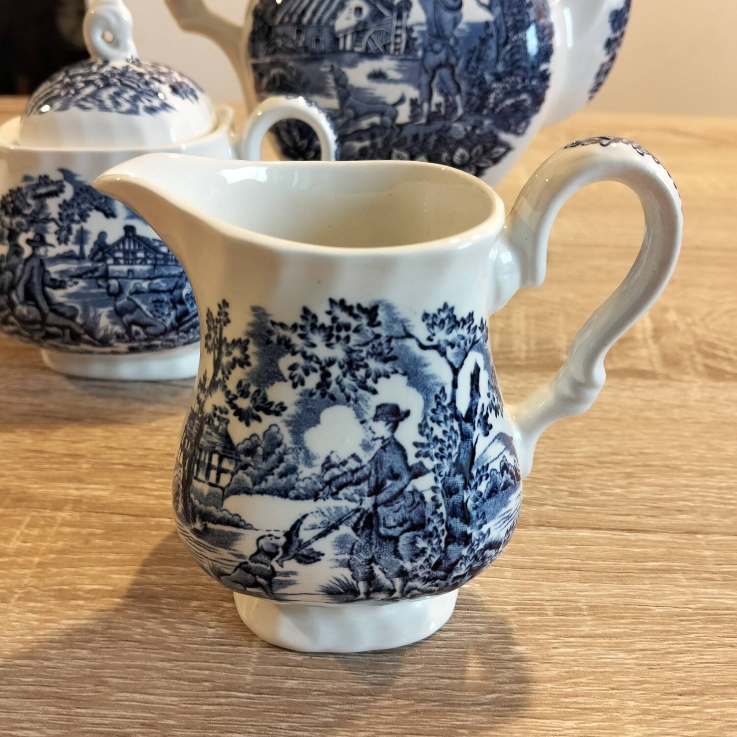 Myott The Hunter Tea and Coffee Set