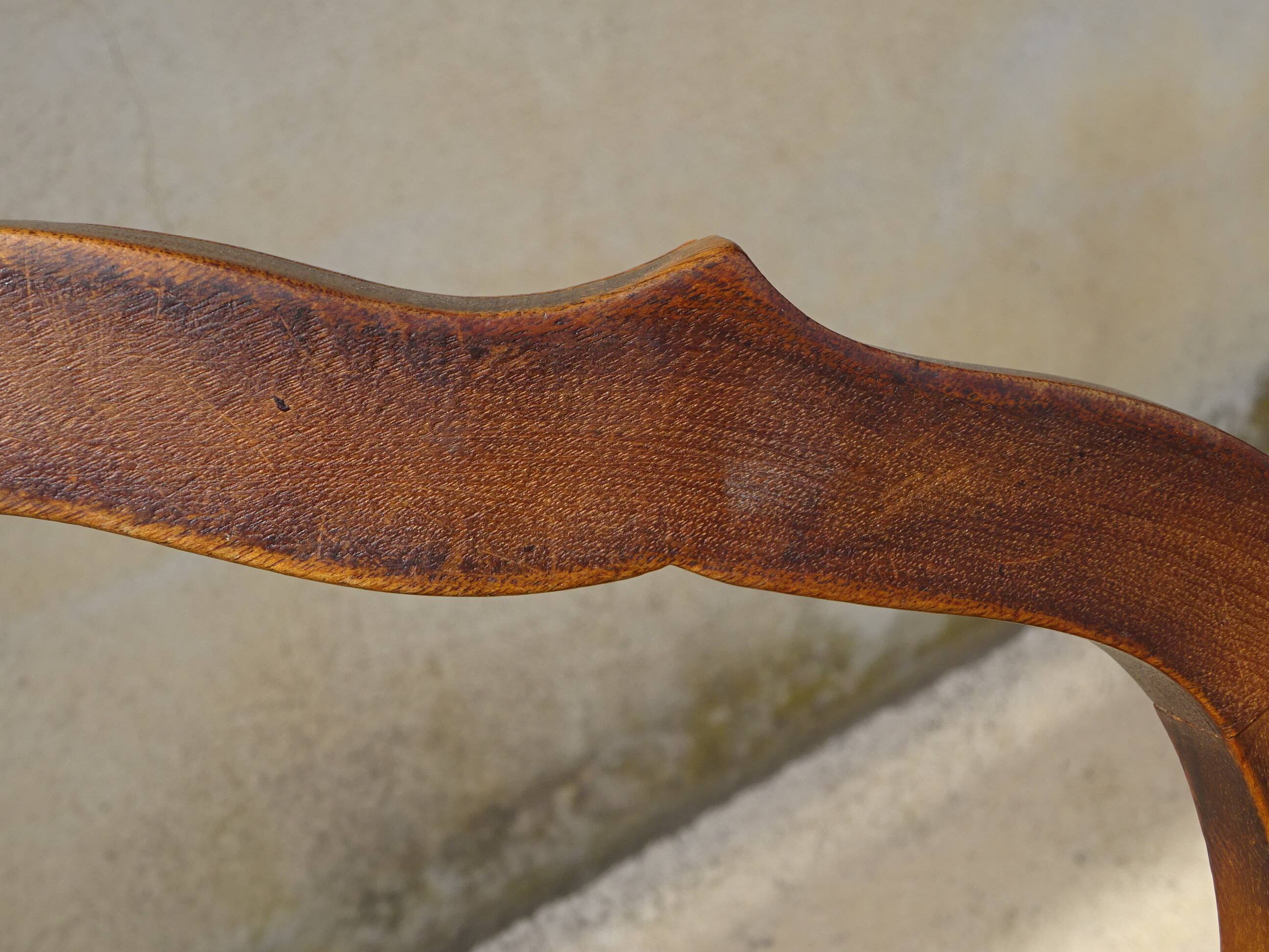 2 old chairs in walnut and velvet