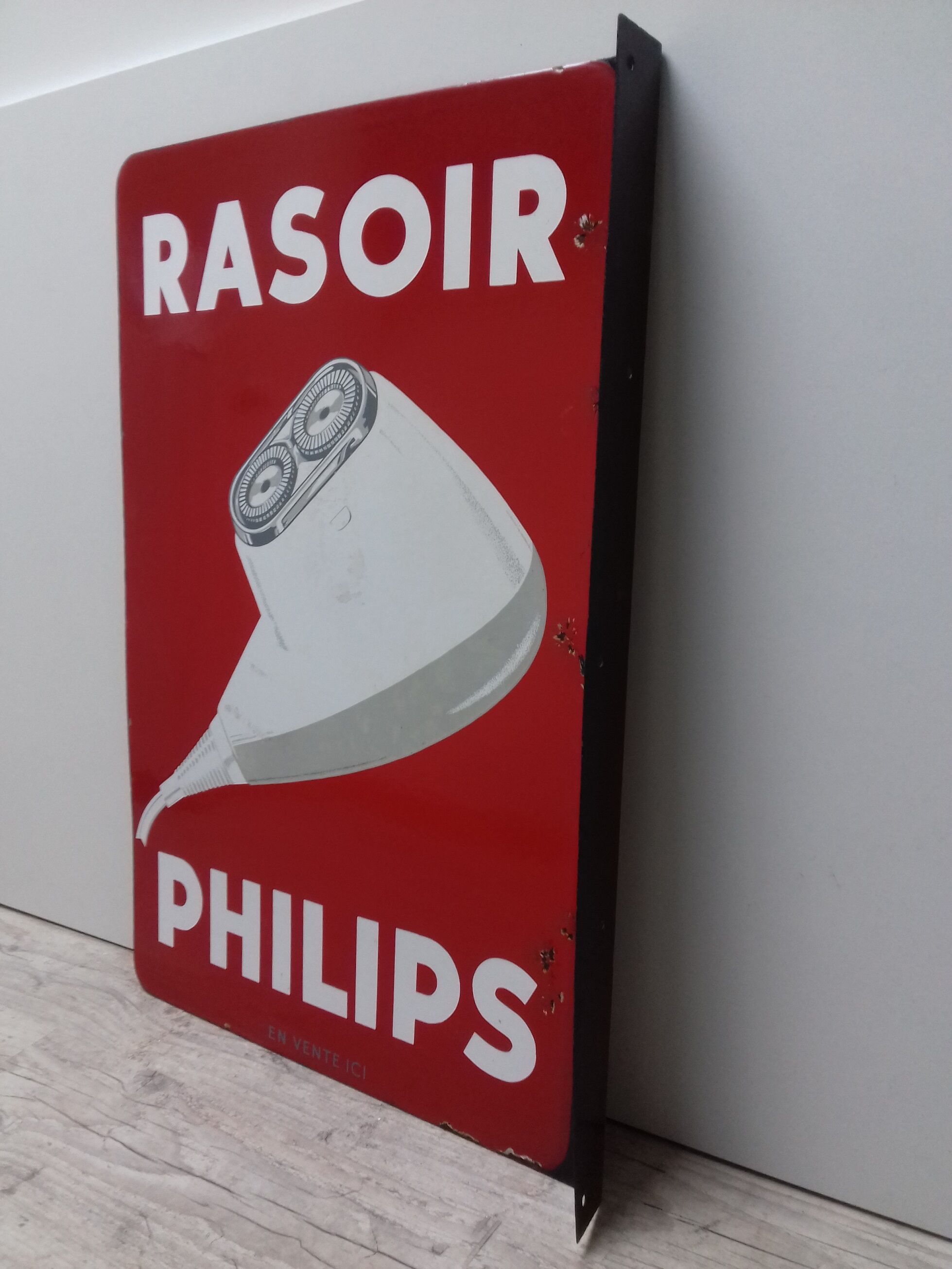 Enamelled plaque "sers philips"