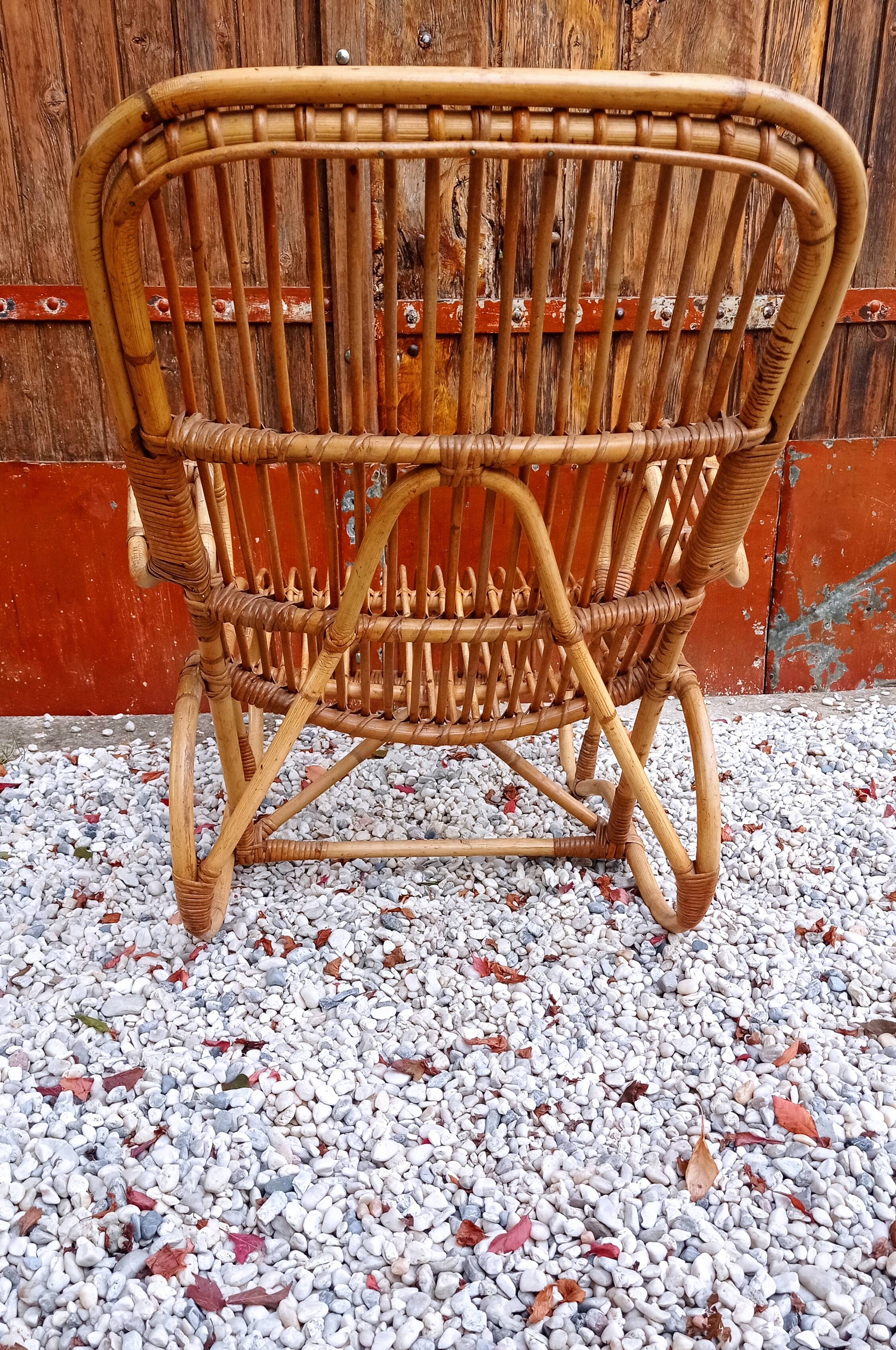Rattan lounge chair