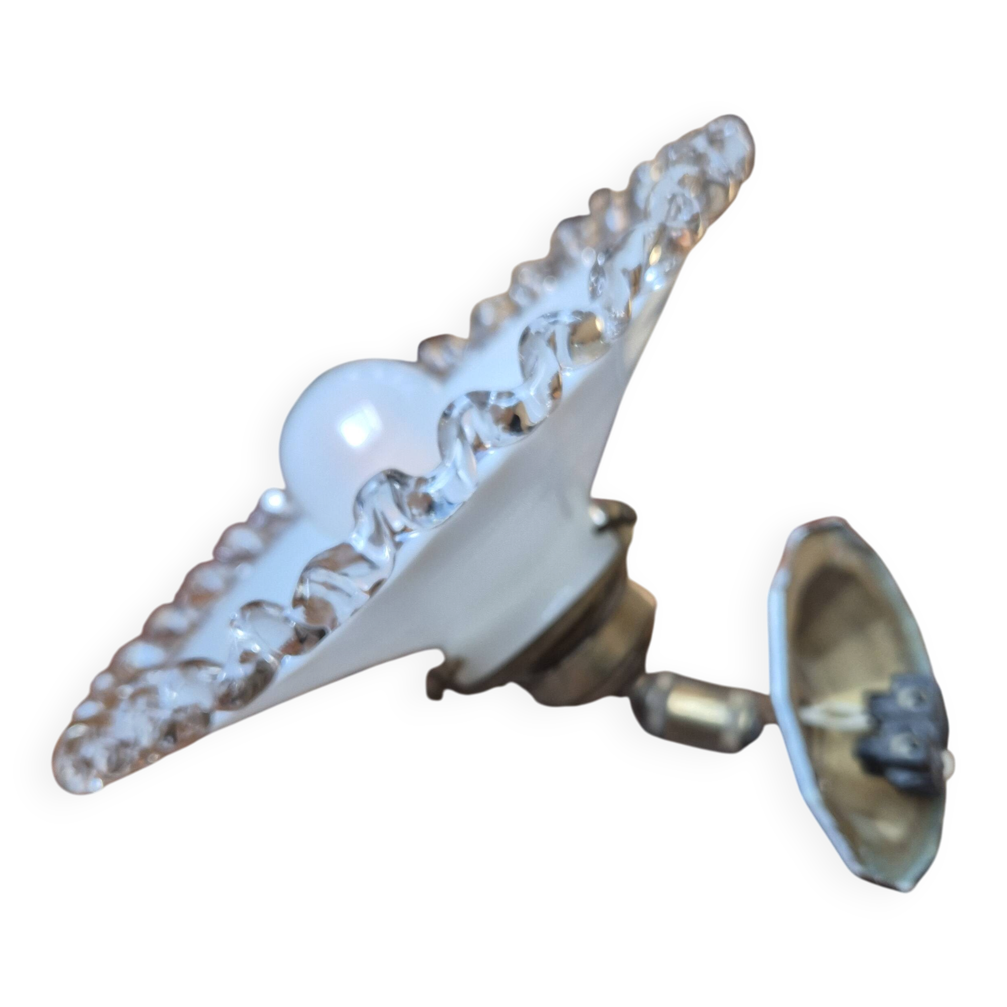 Antique wall light in lace opaline and brass.