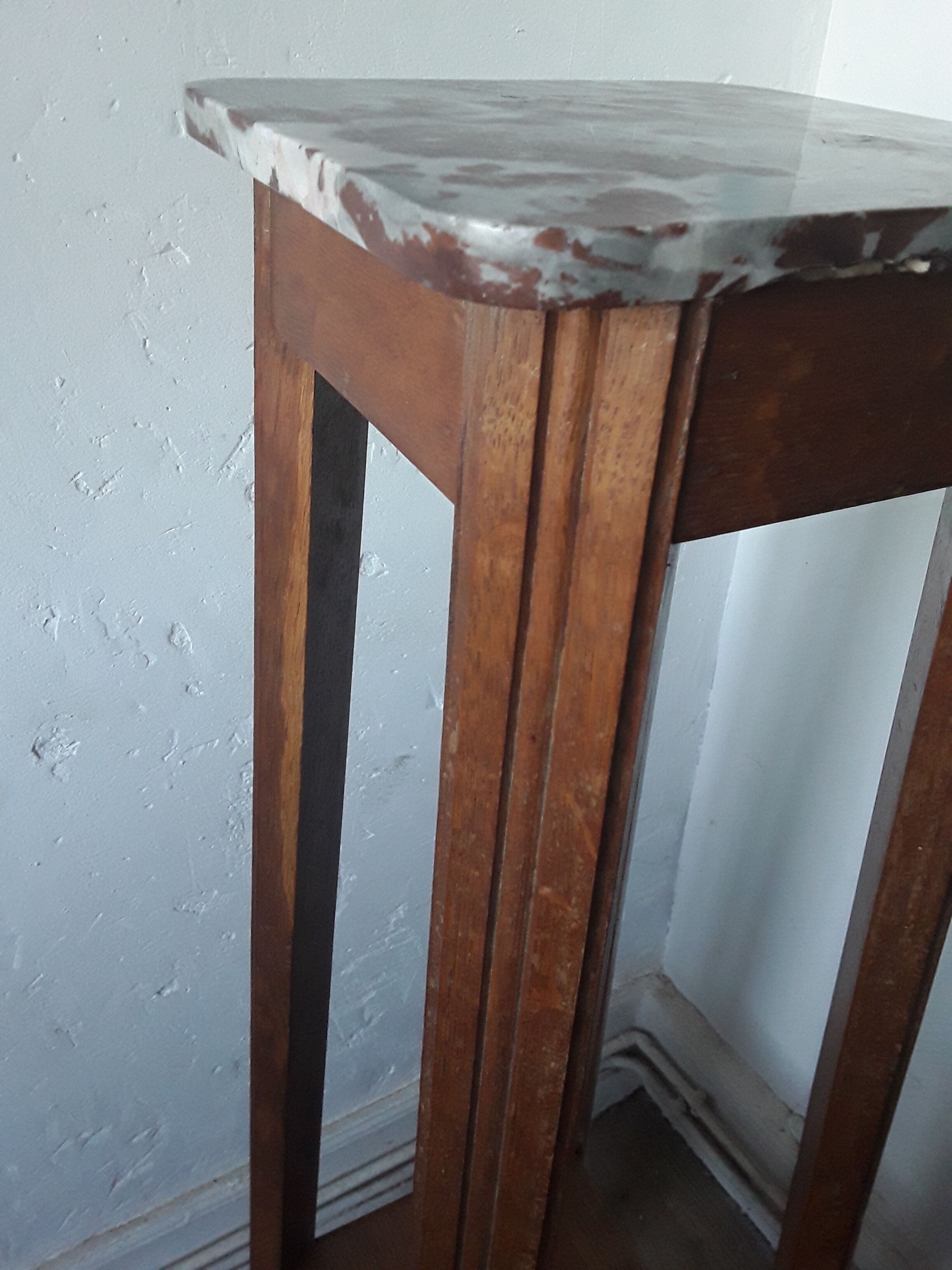 Art Deco harness in wood and marble