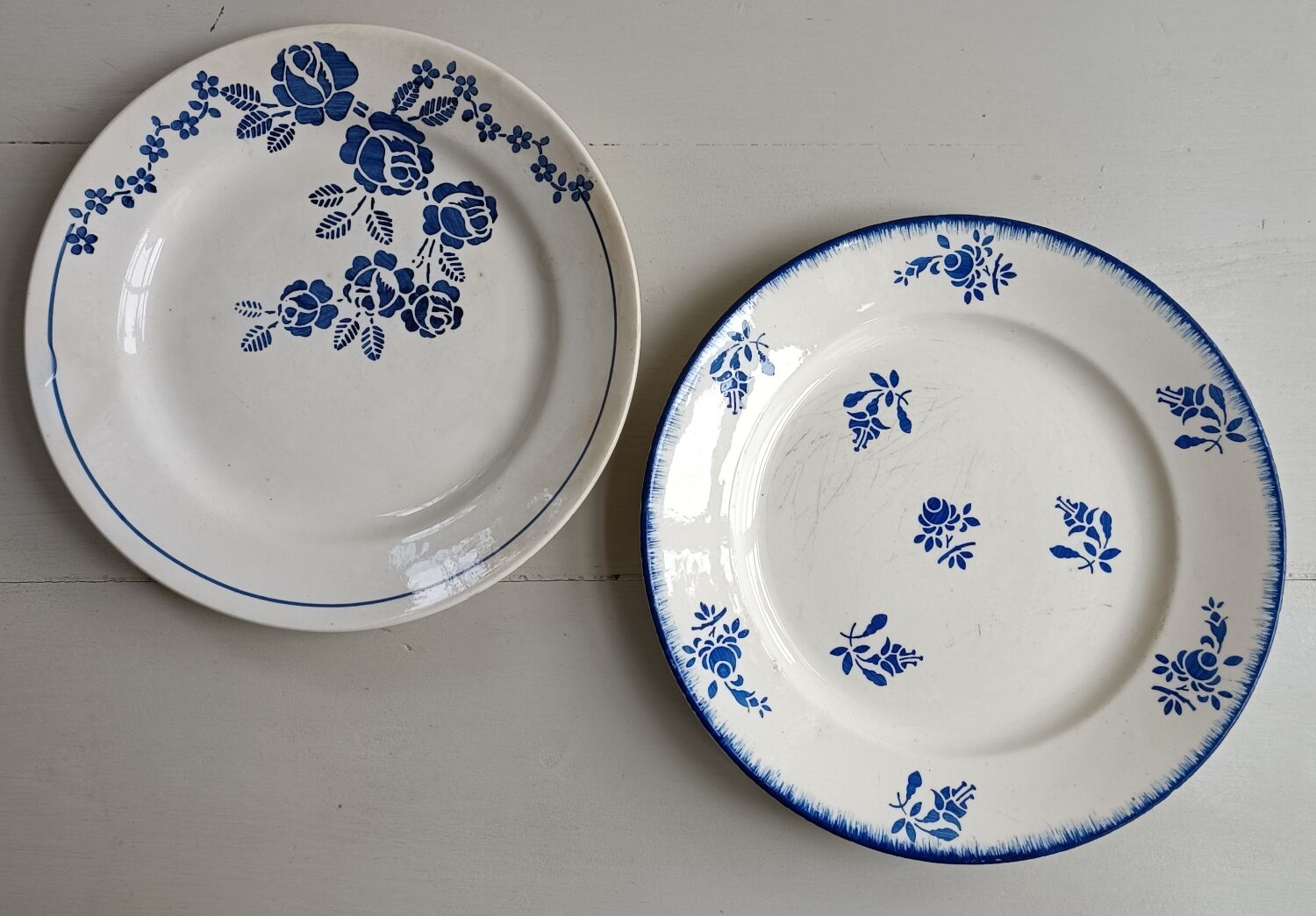 Set of 2 mismatched plates Lunéville and Saint Amand