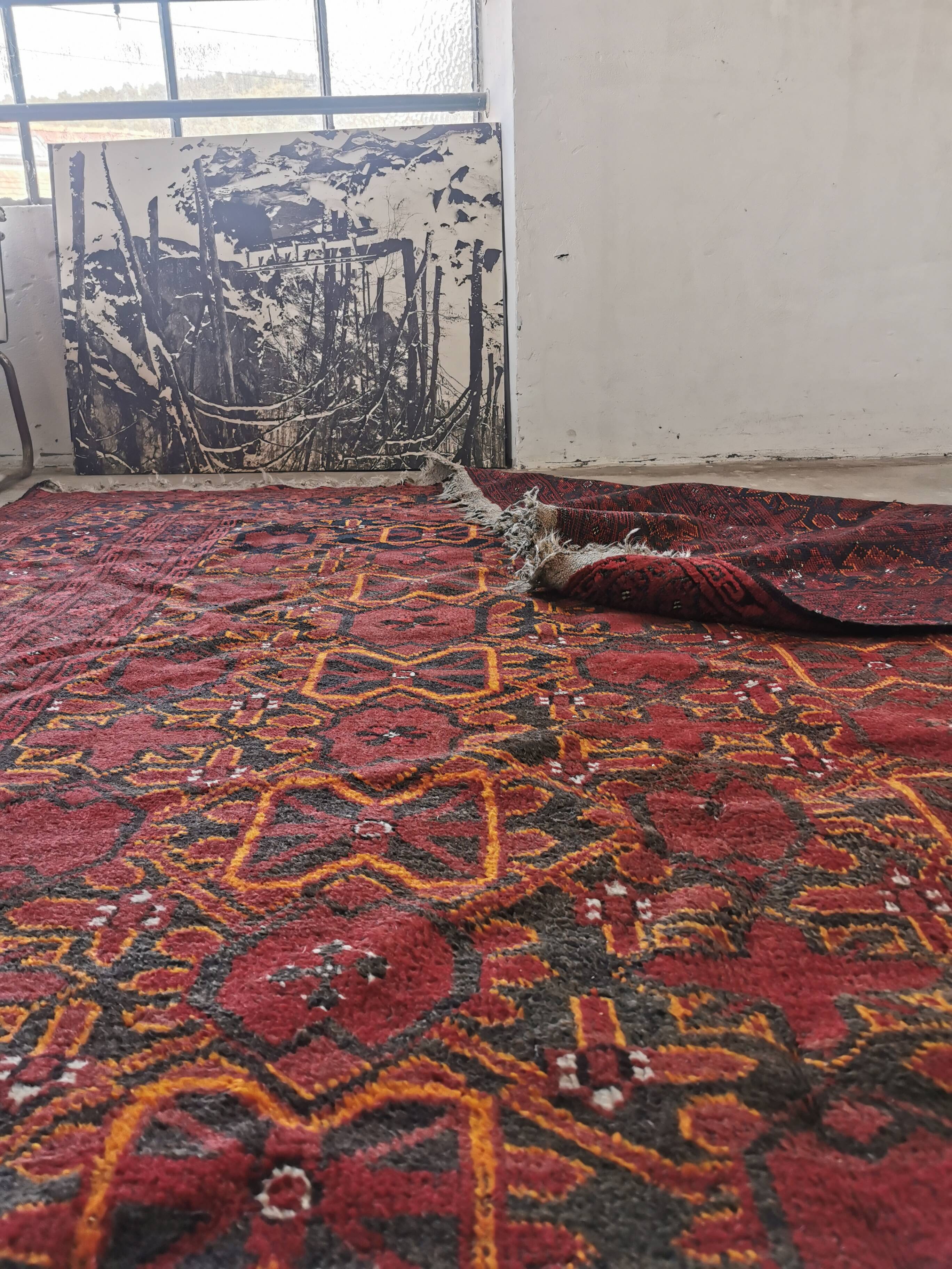 Large handmade Persian rug 310/230 cm