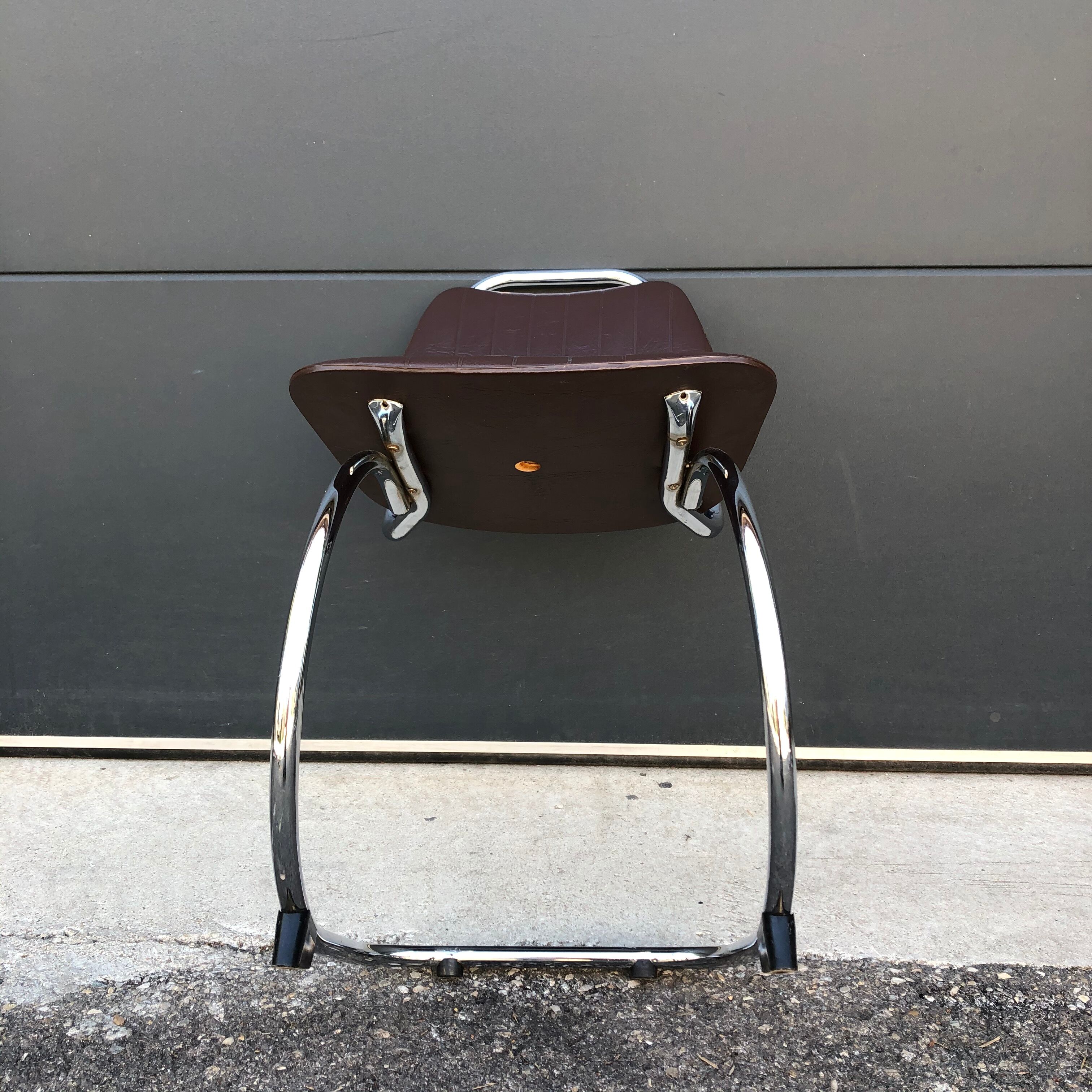 Roundtable and chairs