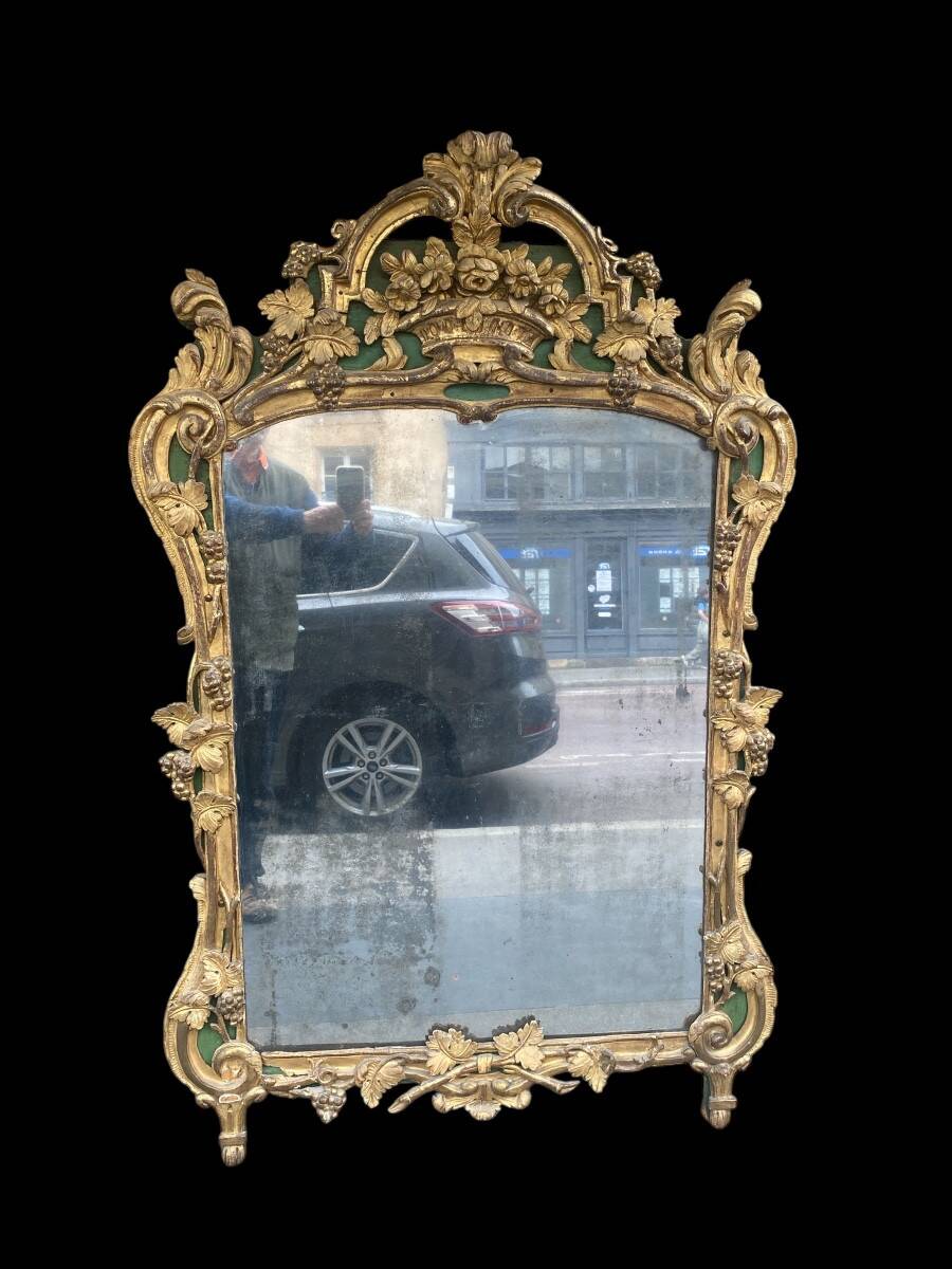 Large 18th-century mirror in gilded and green lacquered wood