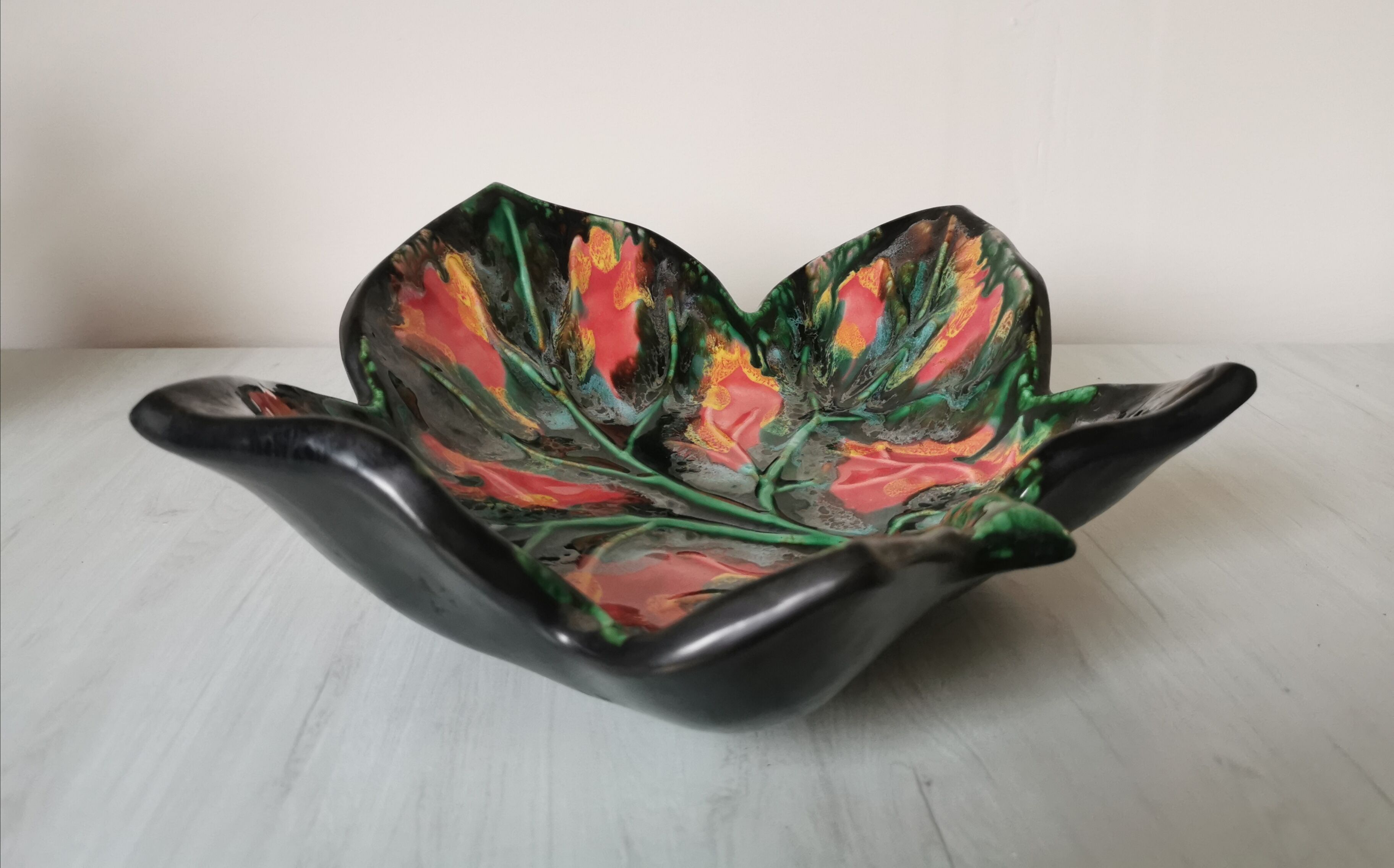 Vintage glazed ceramic trinket bowl