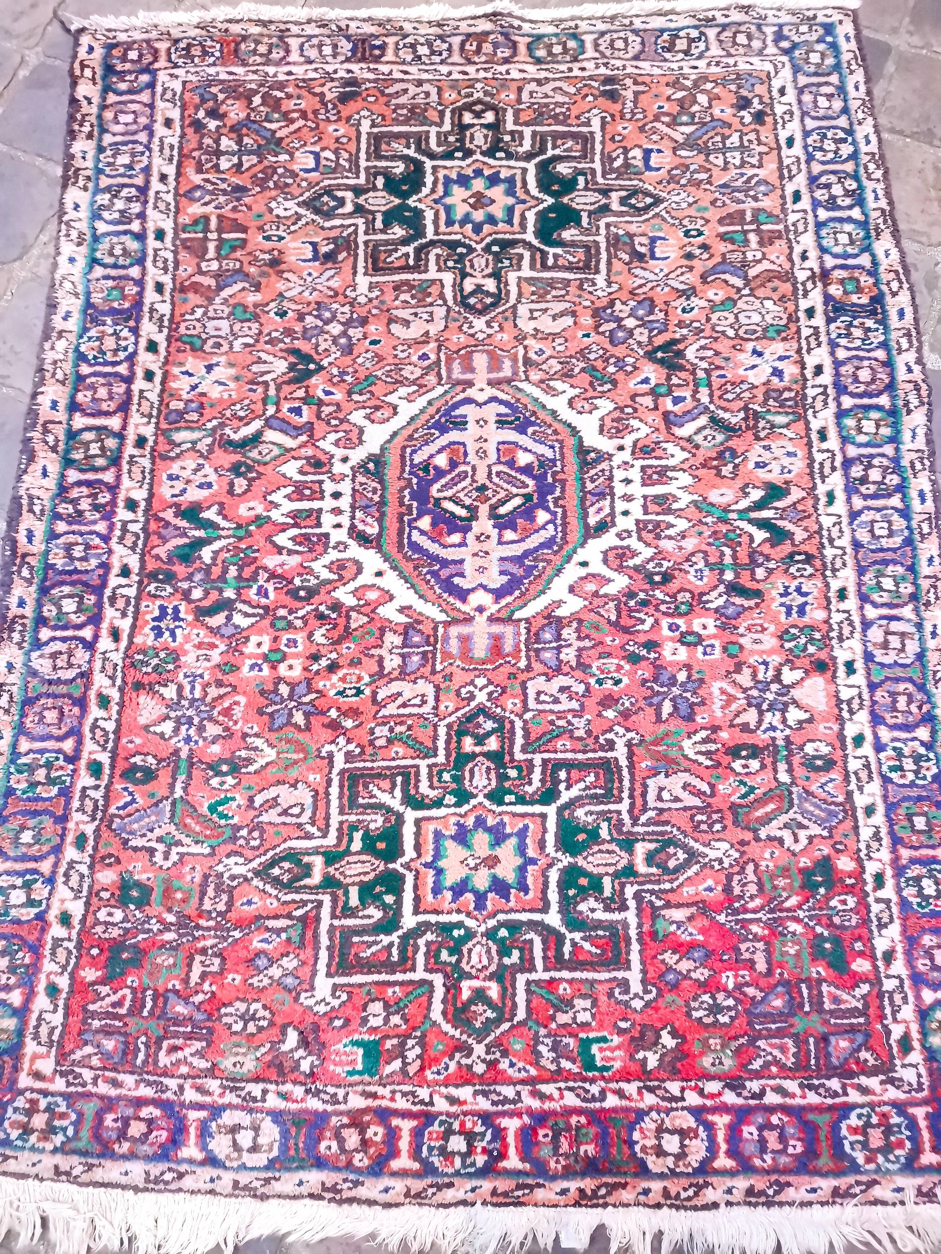 Heriz vintage handmade Oriental carpet 140 x 105 cm