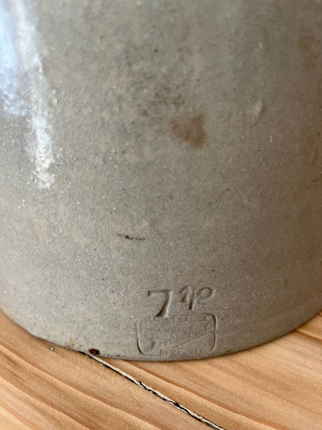 Stoneware pot vase