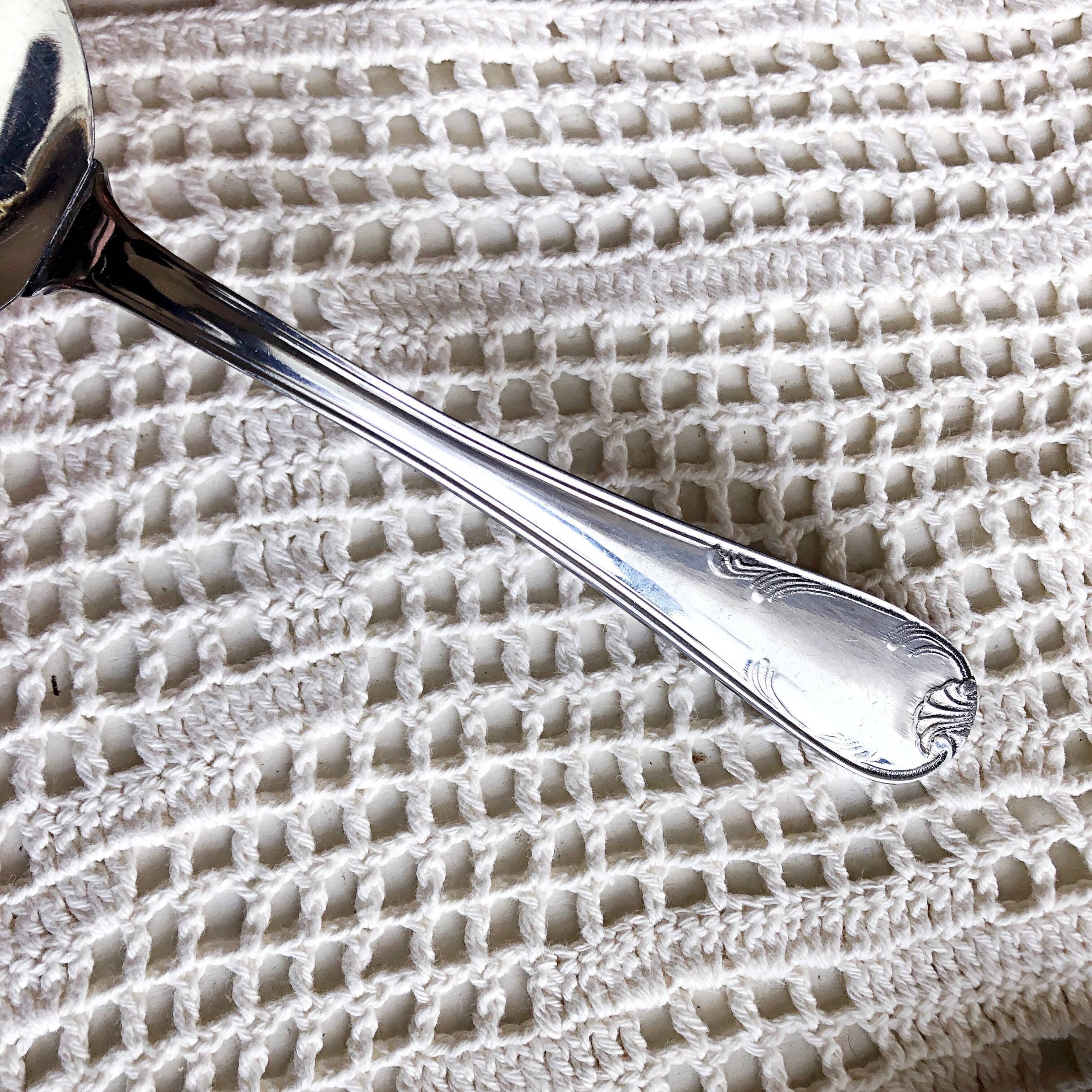 Set of two cutting shovels for cakes, tarts and sweets