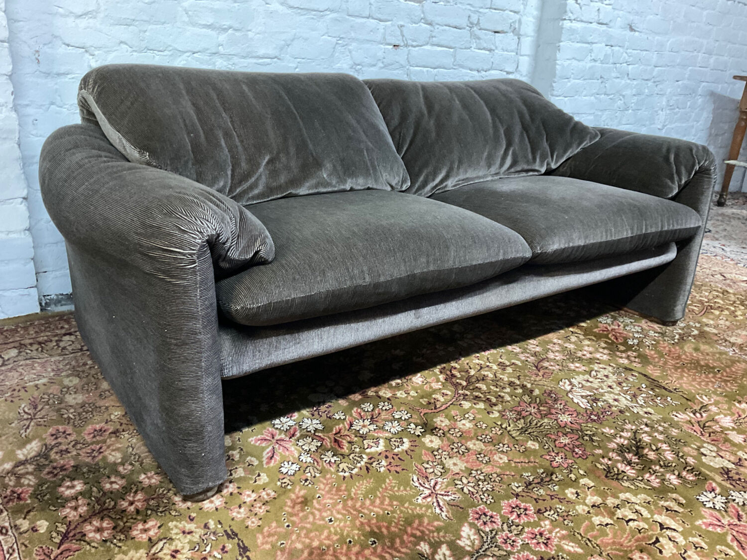 Maralunga sofa by Vico Magistretti