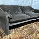 Maralunga sofa by Vico Magistretti