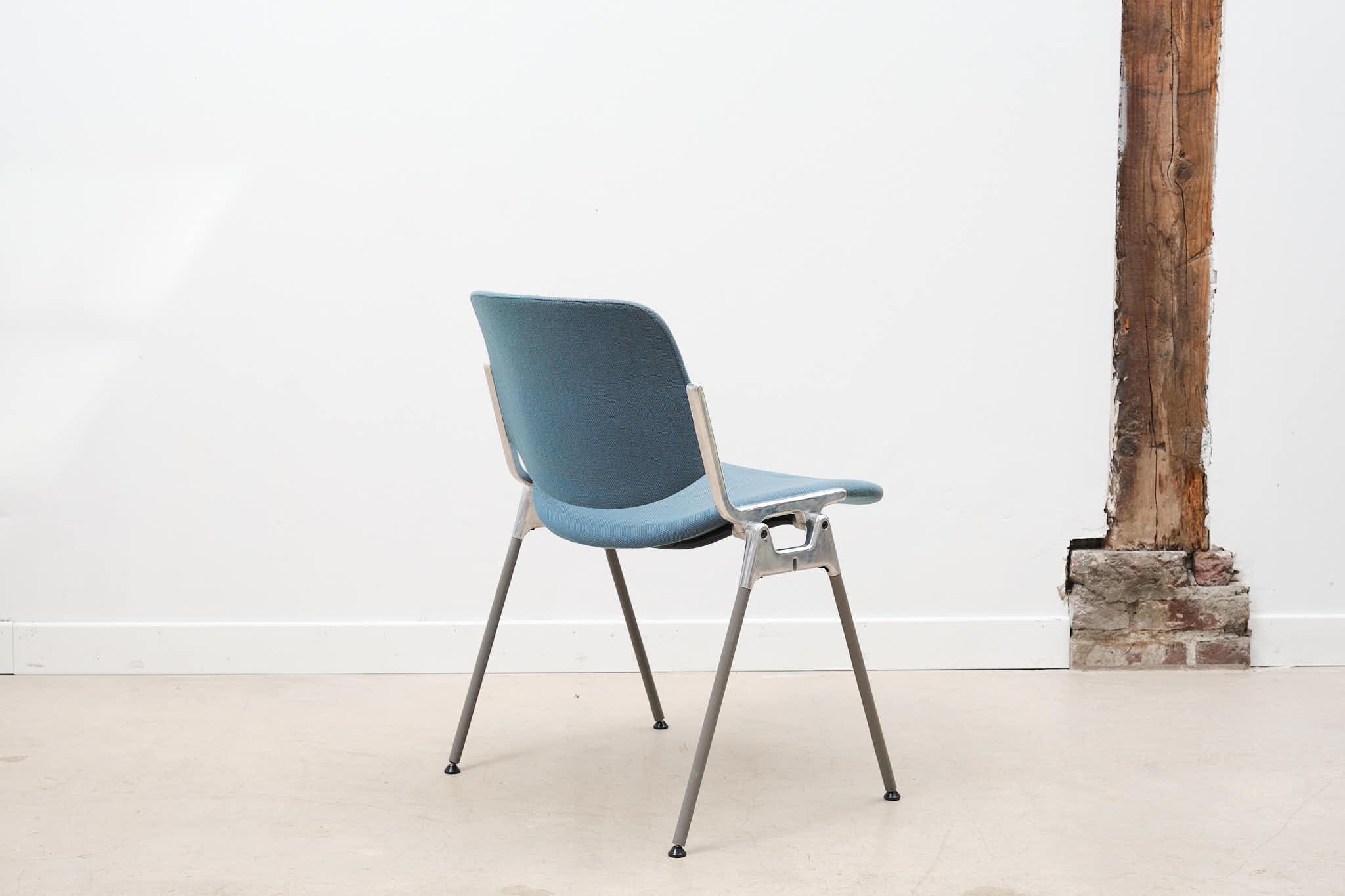 DSC 106 chair by G.Piretti for Castelli blue