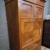 Rare Biedermeier guillotine secretary, made of walnut and marquetry.