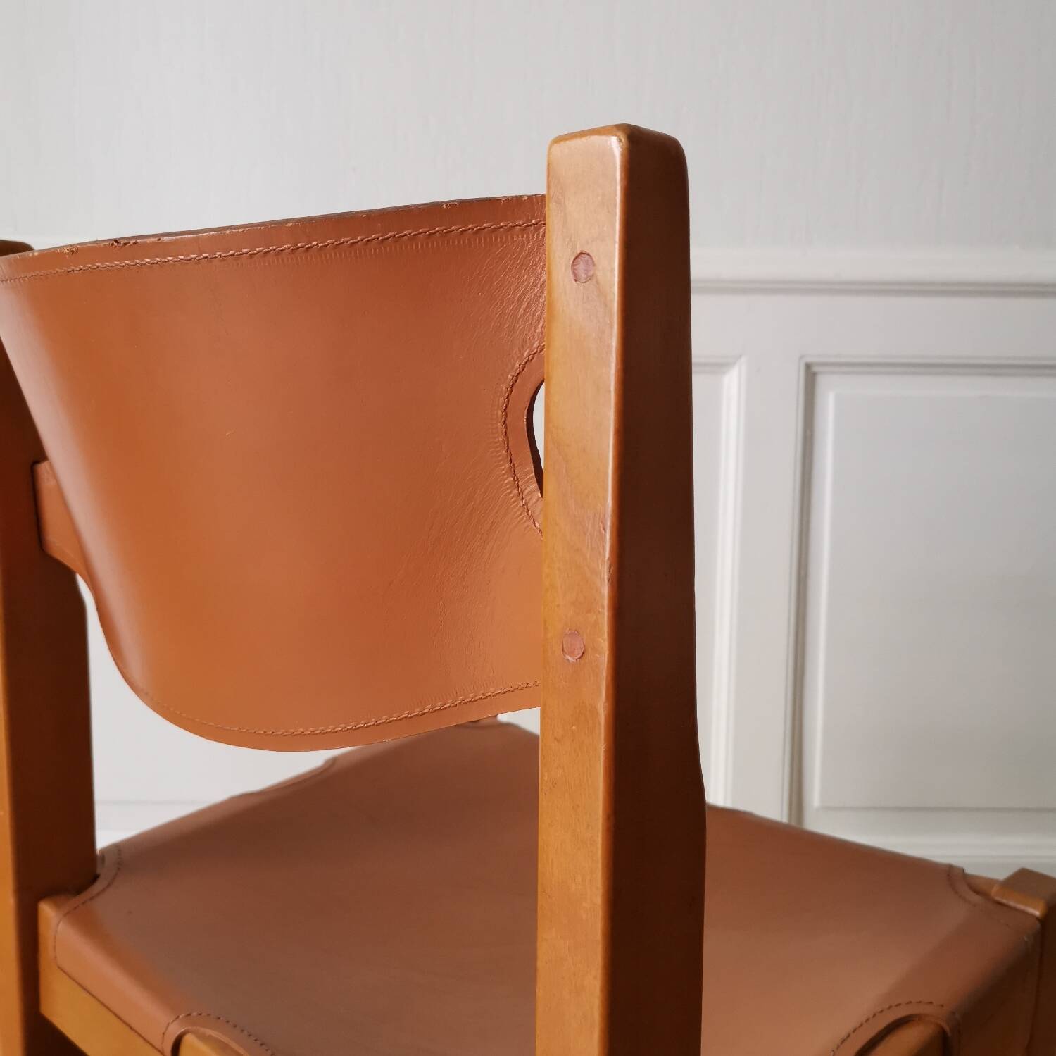 Elm and leather chair, Maison Regain, 1970/80